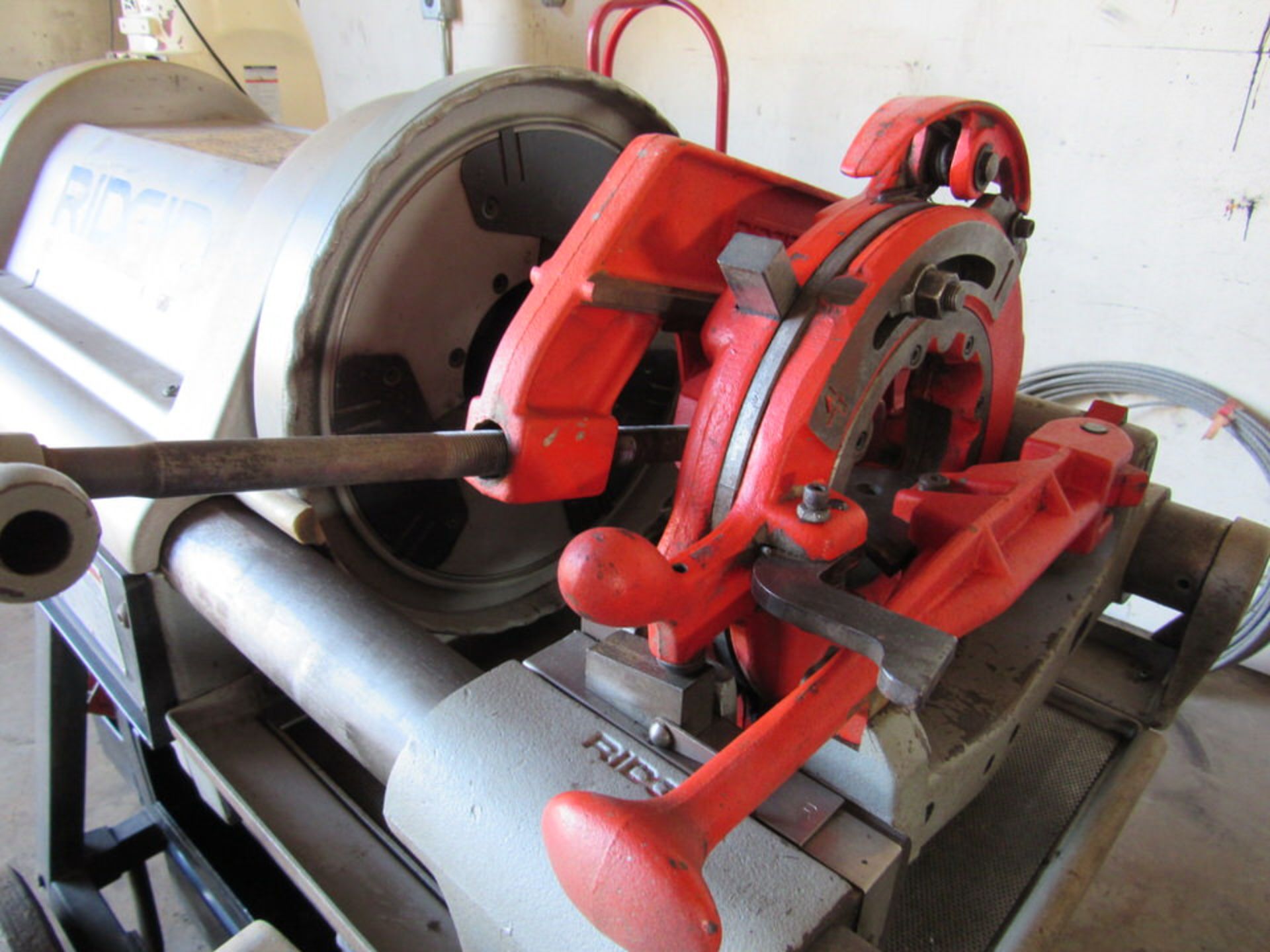 Ridgid Model 1224 Pipe Threader, 1/4” – 2” NPT cap. at 36 rpm, 2-1/2” – 4” at 12 rpm, 1/4” – 2” bolt - Image 3 of 4