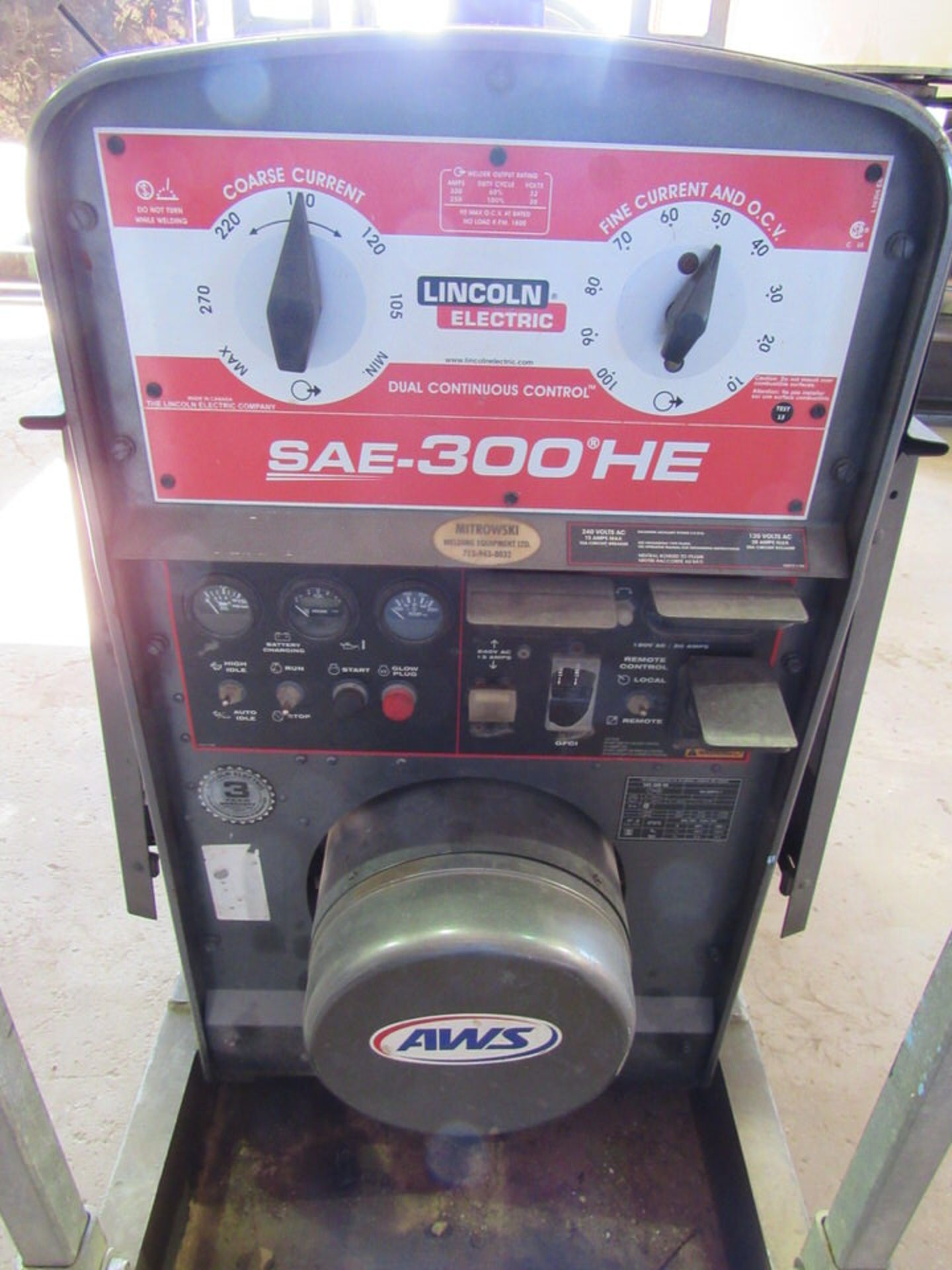 Lincoln SAE-300HE Diesel Powered Welder, new 2013, on skid, rated output: 25A/30V at 100%, 300A/ - Image 3 of 7