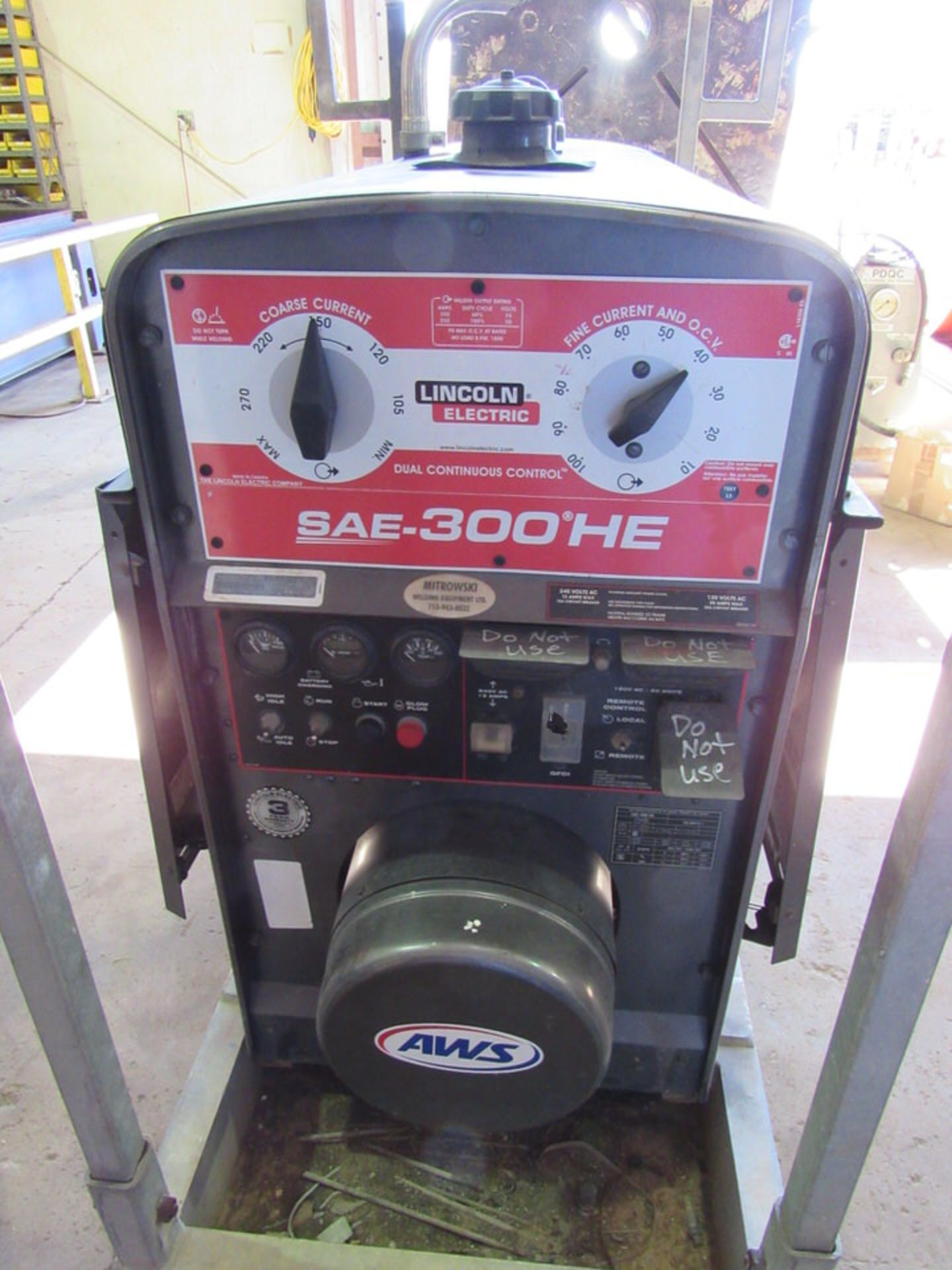 Lincoln SAE-300HE Diesel Powered Welder, new 2013, on skid, rated output: 25A/30V at 100%, 300A/ - Image 3 of 7