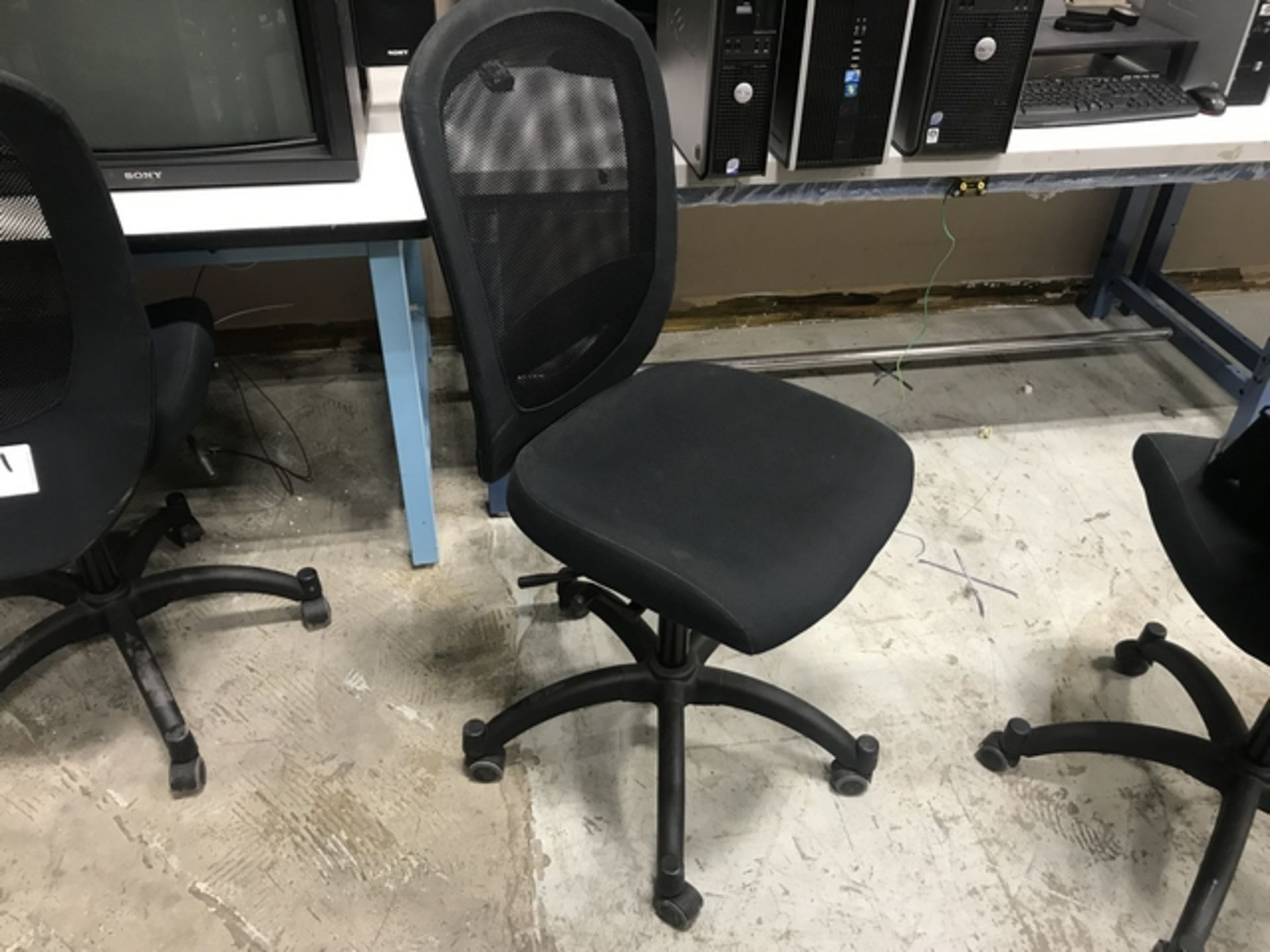 BLACK MESH BACK STENO CHAIR