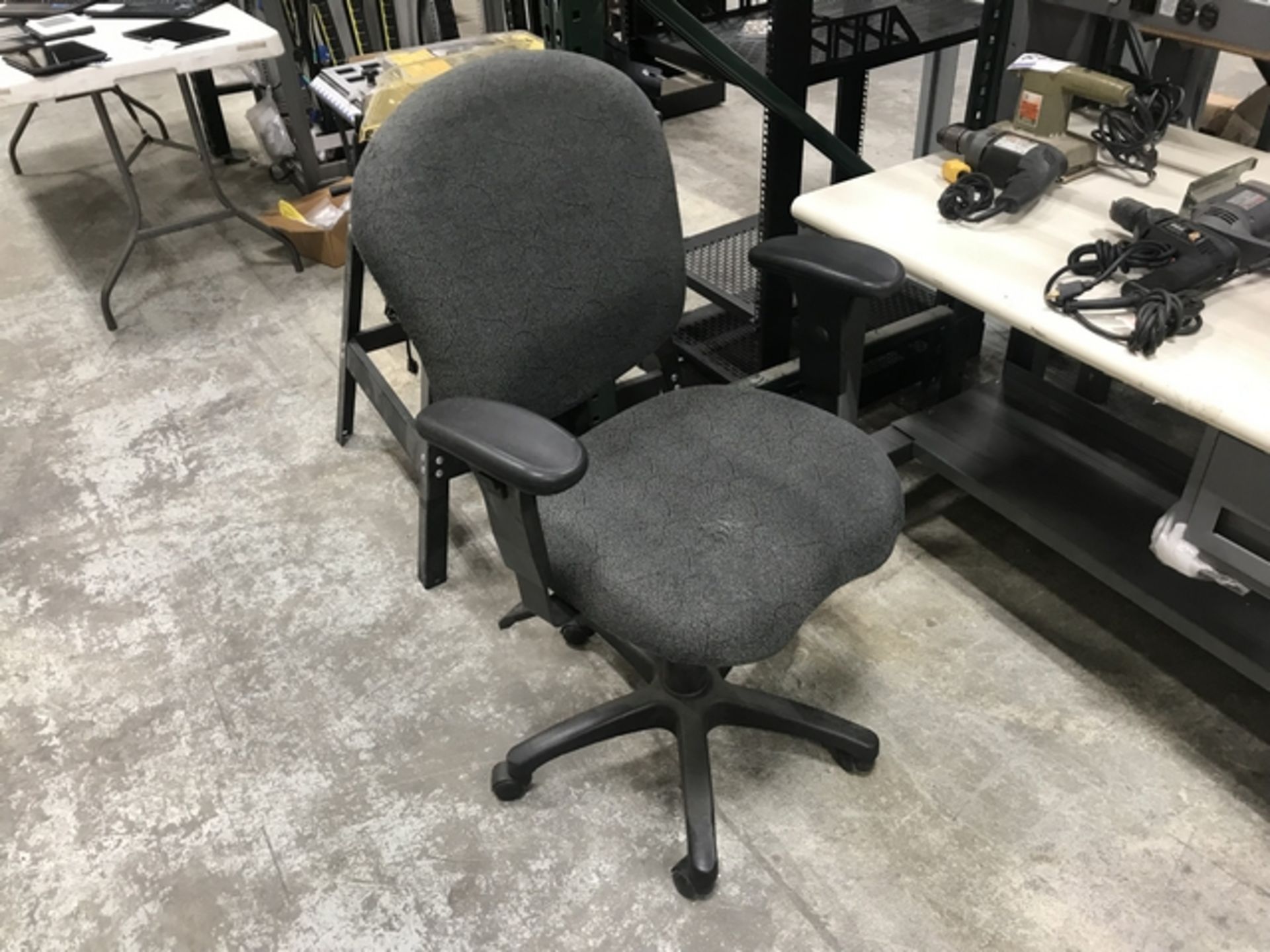 TASK CHAIR