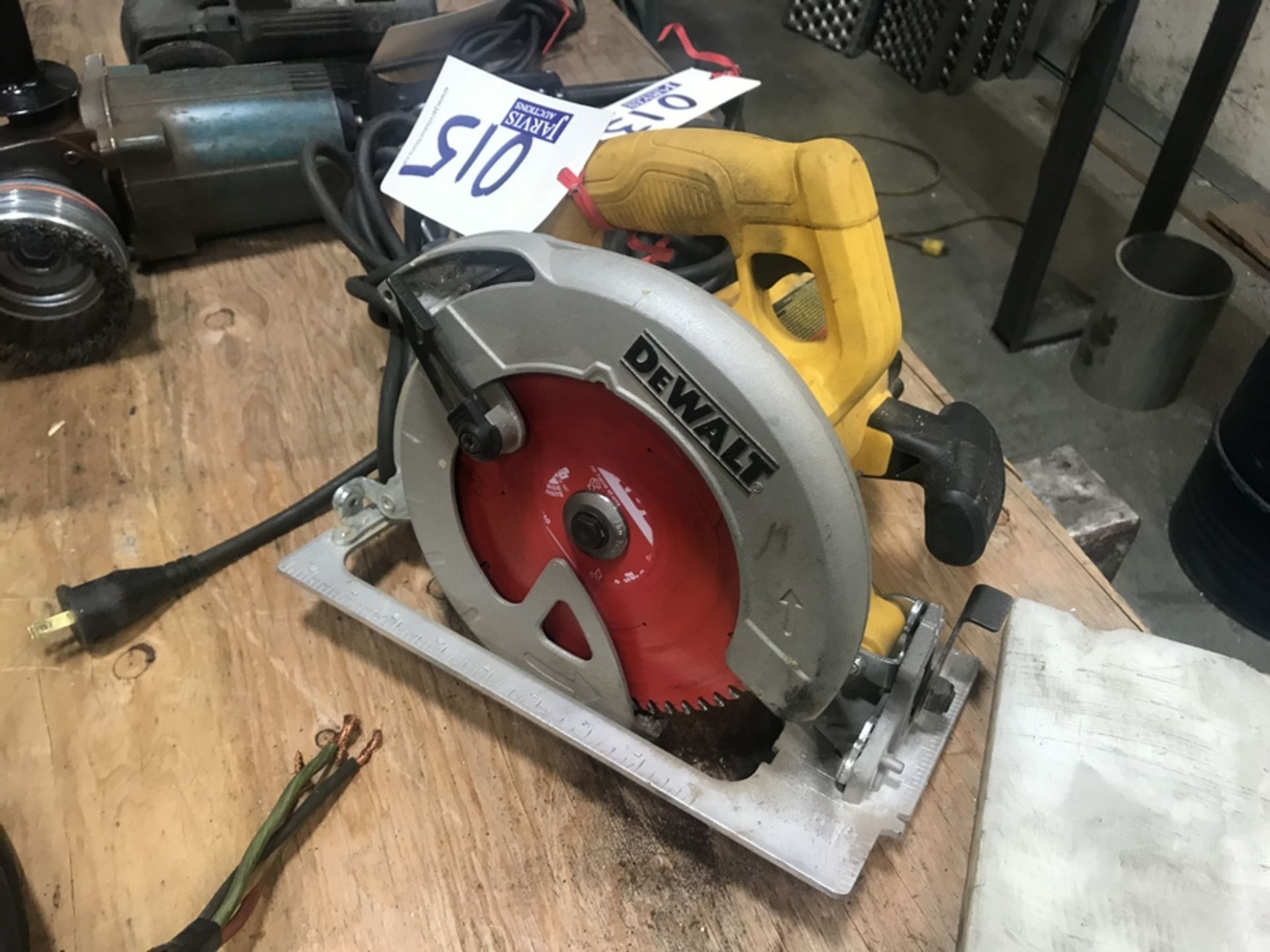 DEWALT SKIL SAW