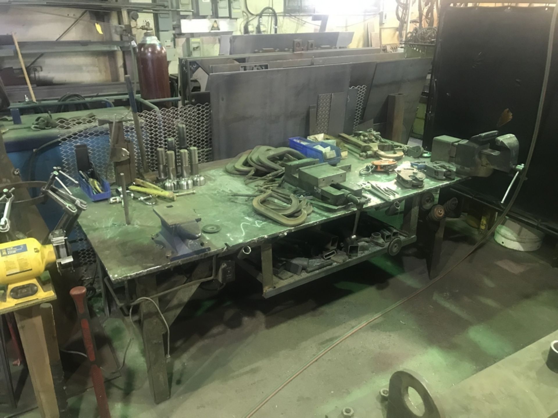 4' X 8' HD STEEL WORKTABLE WITH VISE AND ANVIL