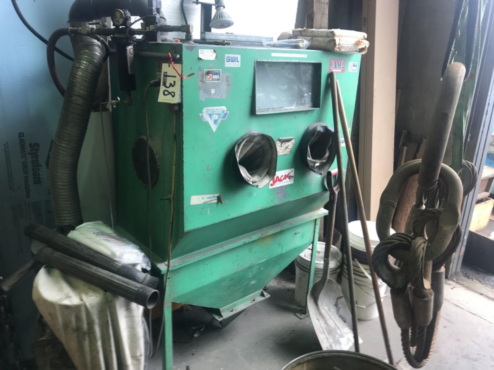 SANDBLASTING CABINET