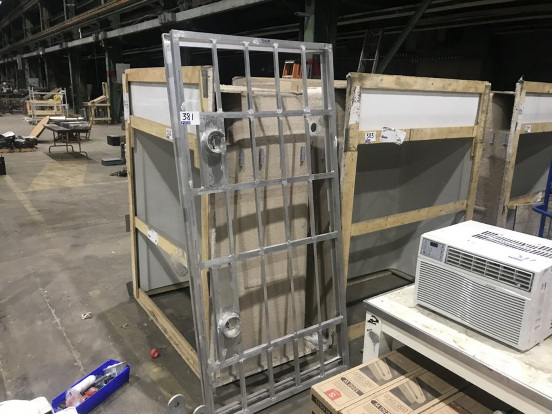 ALUMINUM DOOR