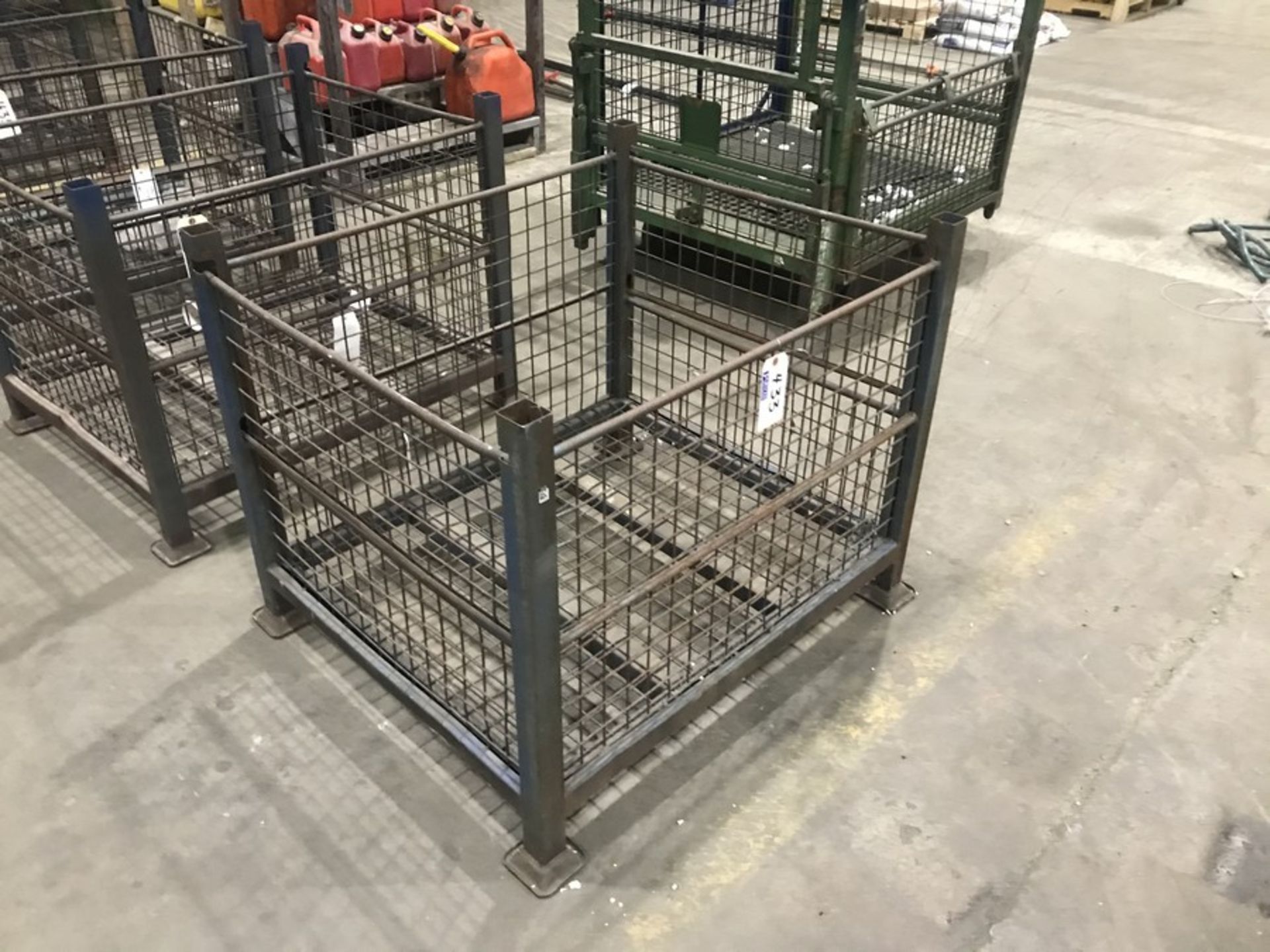 STACKABLE STEEL CAGE