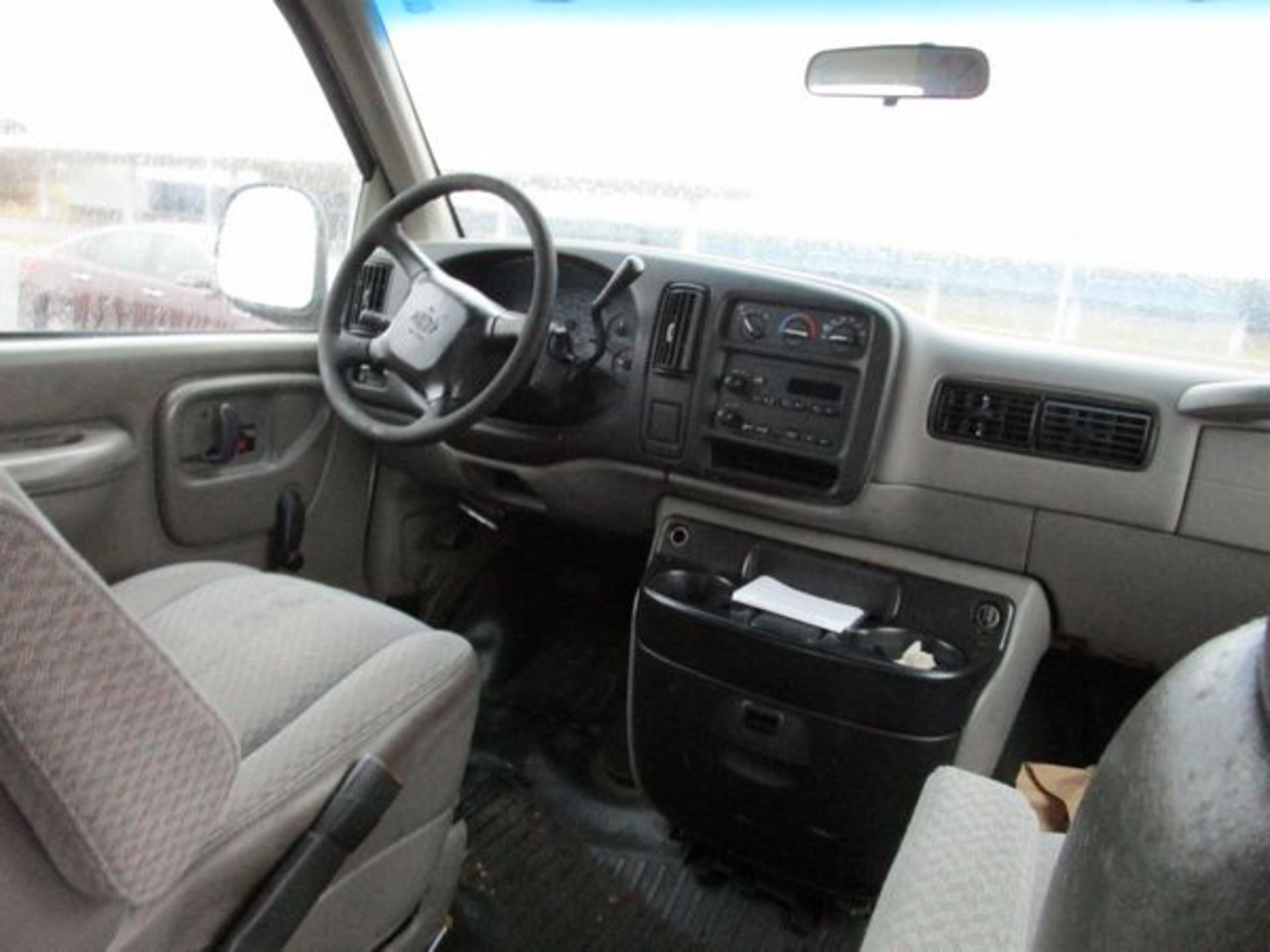 2001 Chevrolet G30 Express Van, v/n 1GCHG35R51170275, 218,623 Miles - Image 5 of 5