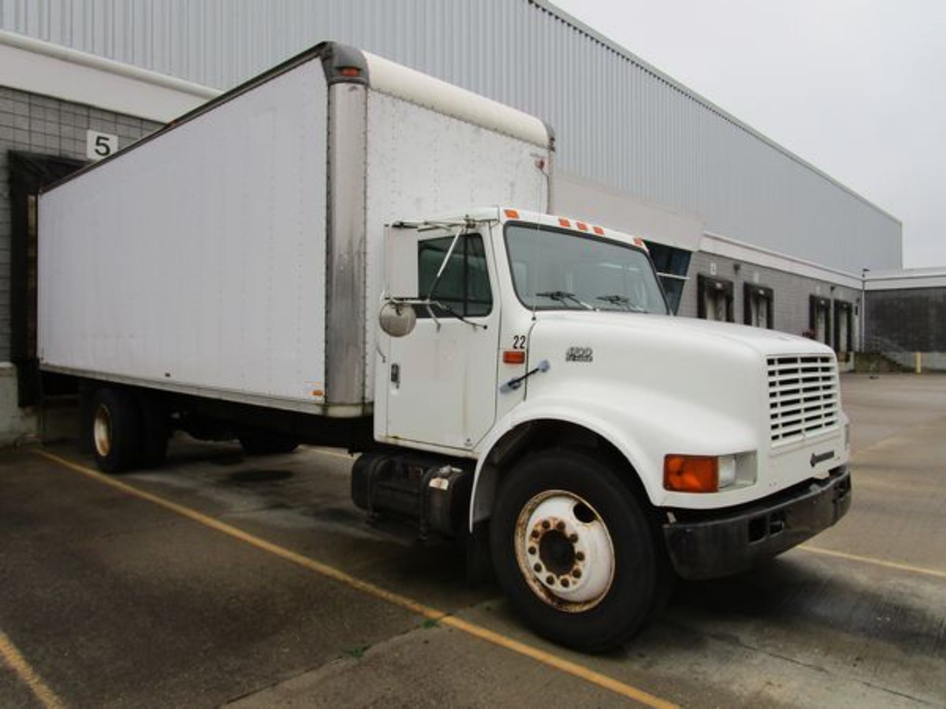 1999 International 4700 DT466 Box Truck VIN 1HTSCAAM8XH667095, 24' Supreme Box, 265,331 Miles