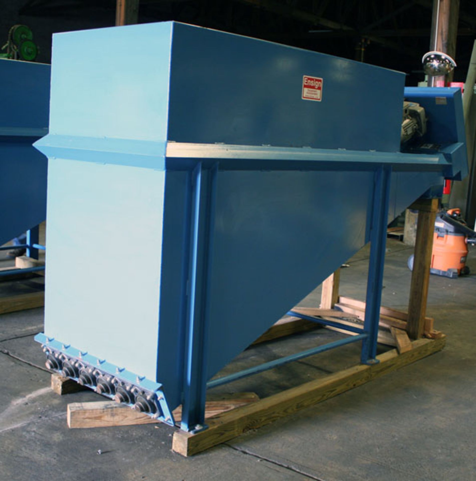 Used Ensign D002 63 Cu. Ft. Live Bottom Bin - Image 4 of 10