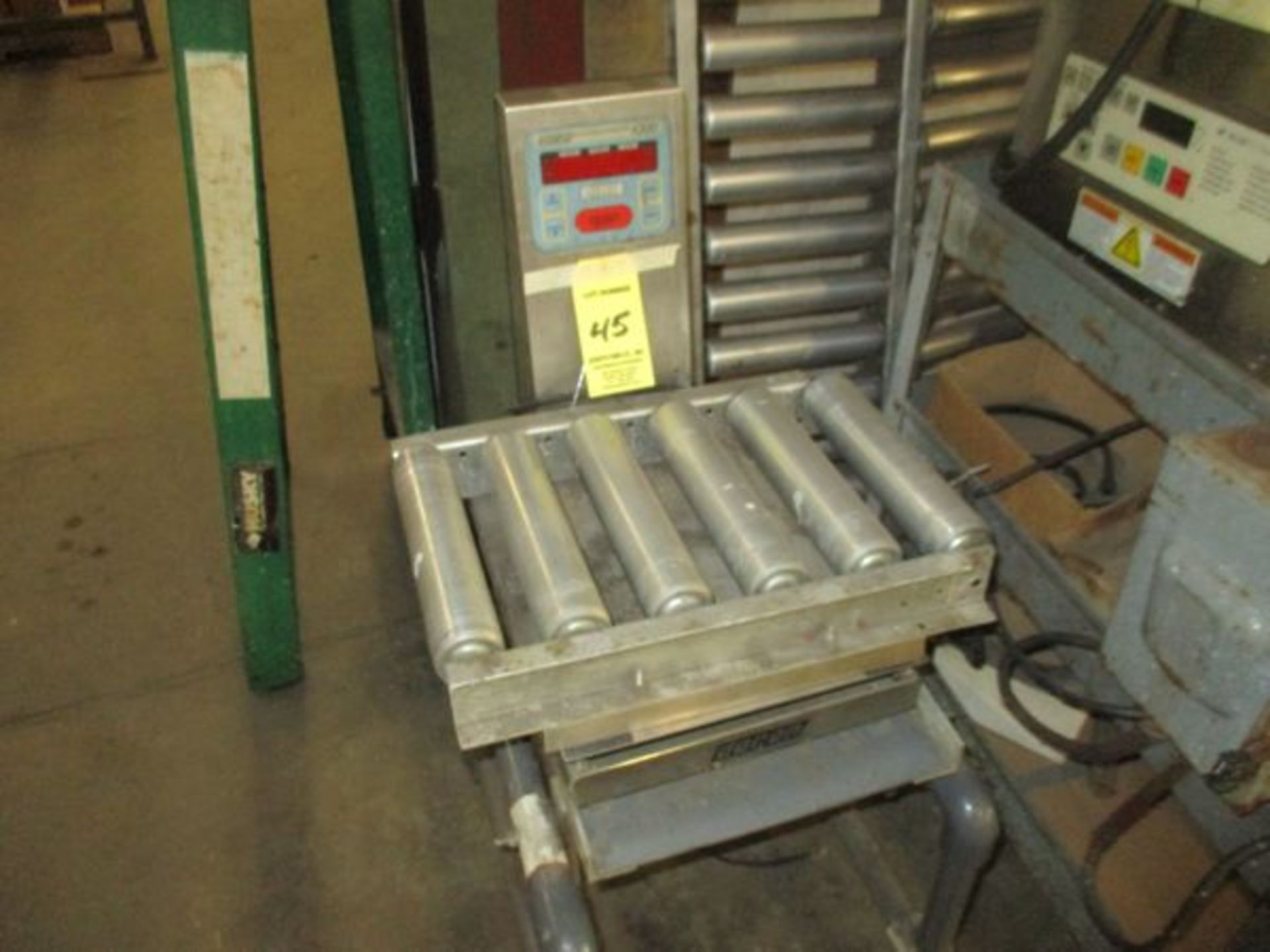 Doran 4300 Digi Scale w/Roller Conveyor