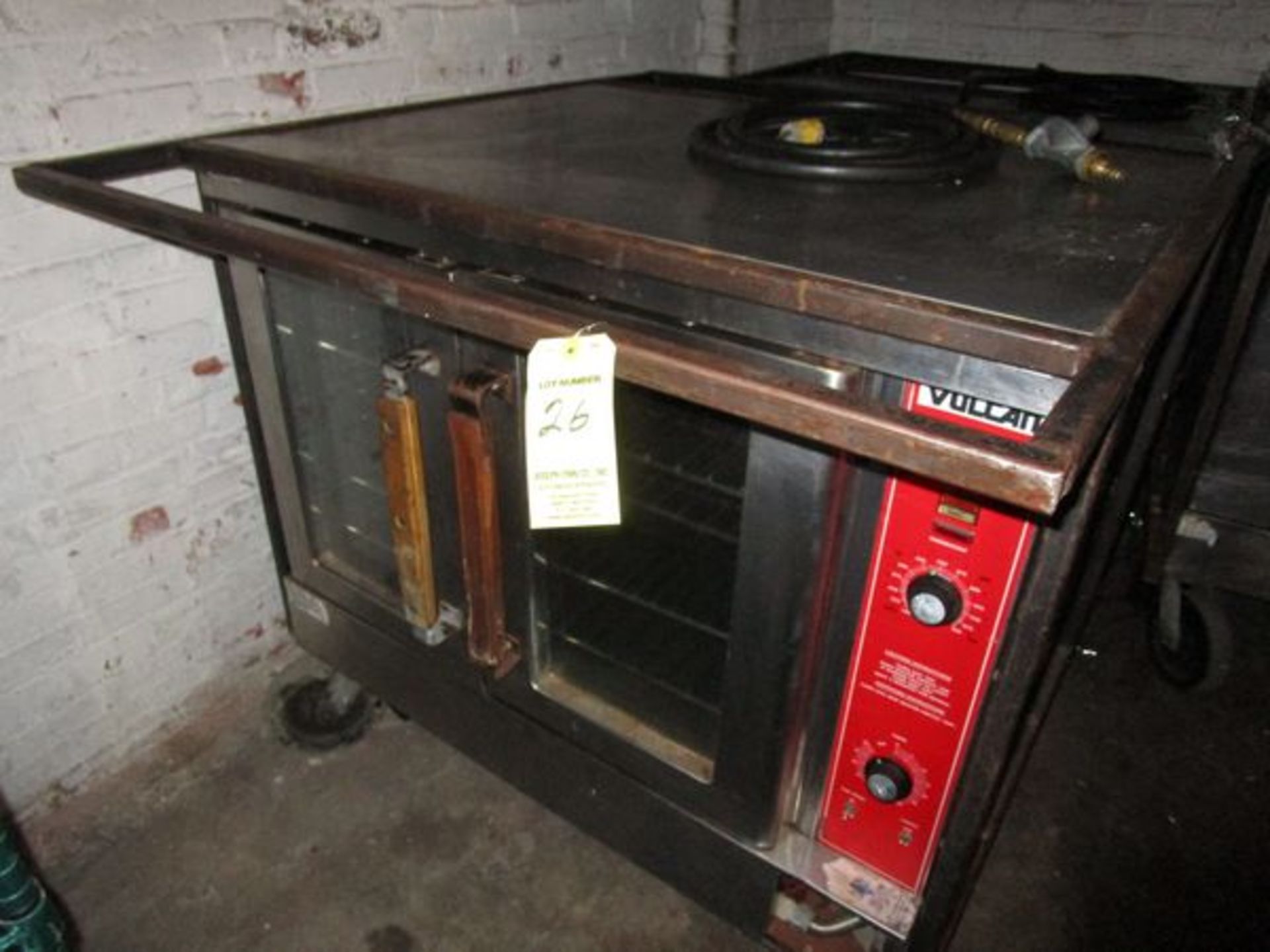 Vulcan 2-Door Port. LP Full Size Convection Oven