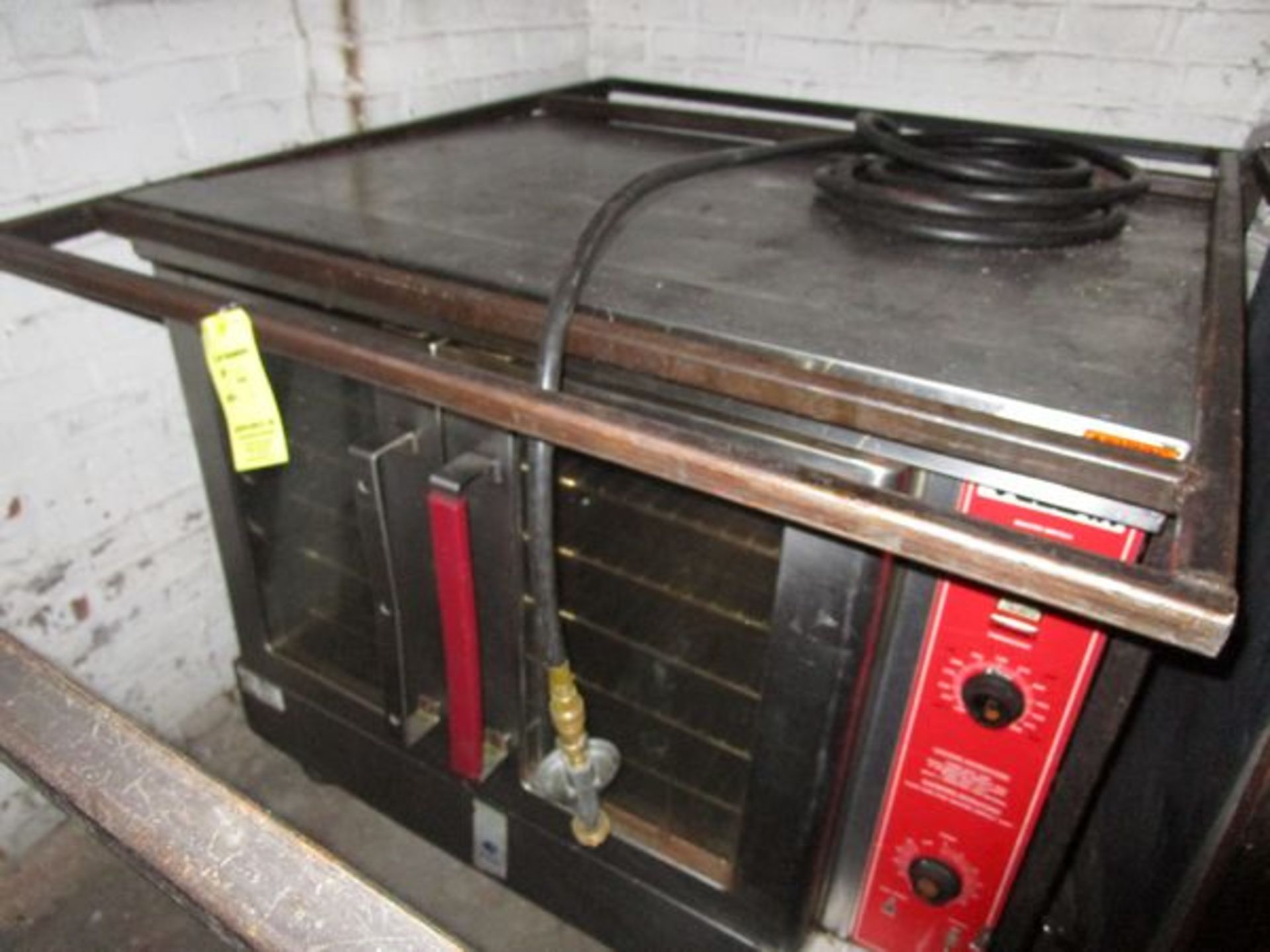 Vulcan 2-Door Port. LP Full Size Convection Oven