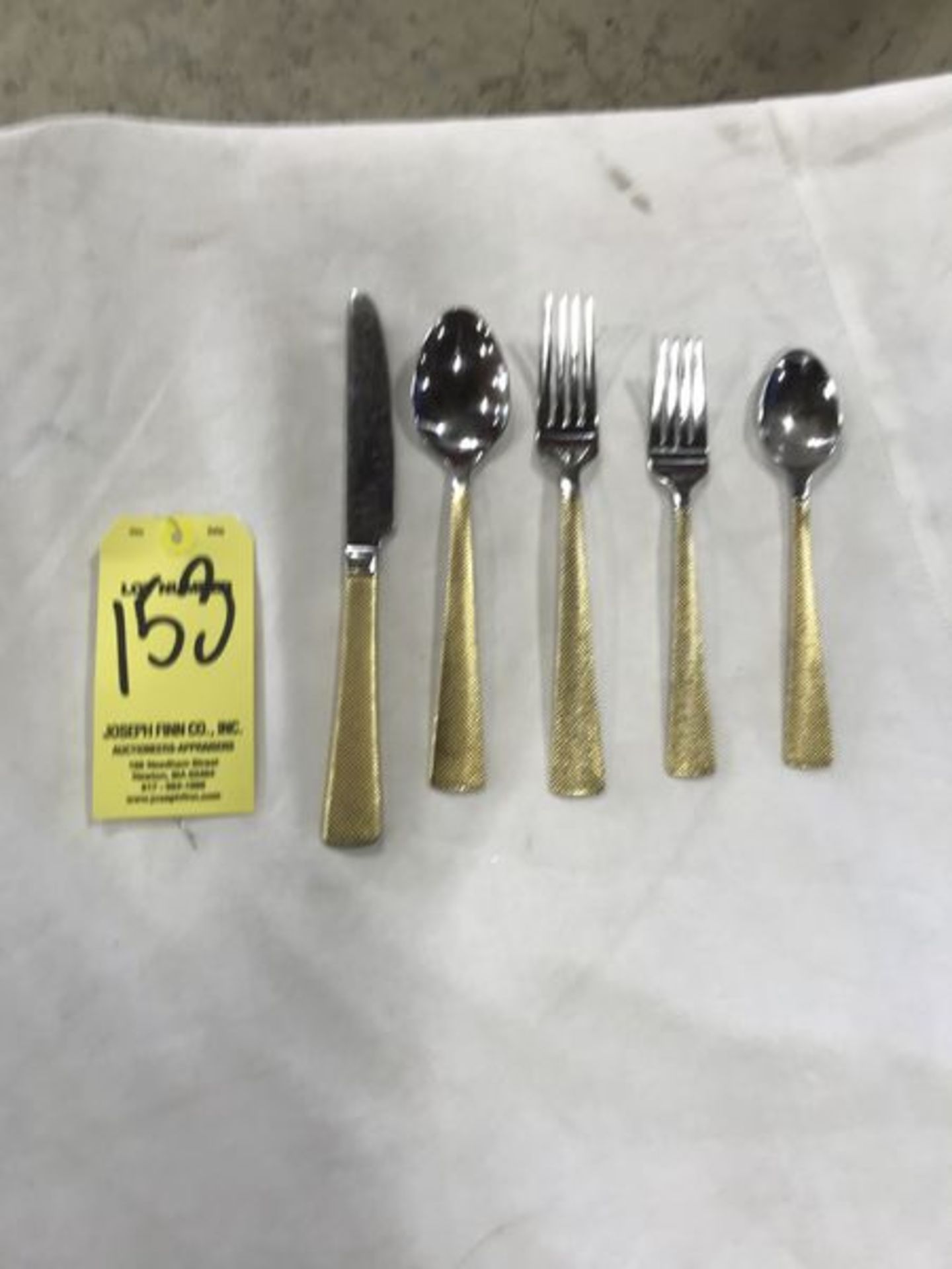 LOT Gilded Gold Flatware Set w/ (900) Soup Spoons, (300) Dinner Knives, (800) Teaspoons, (400) Din