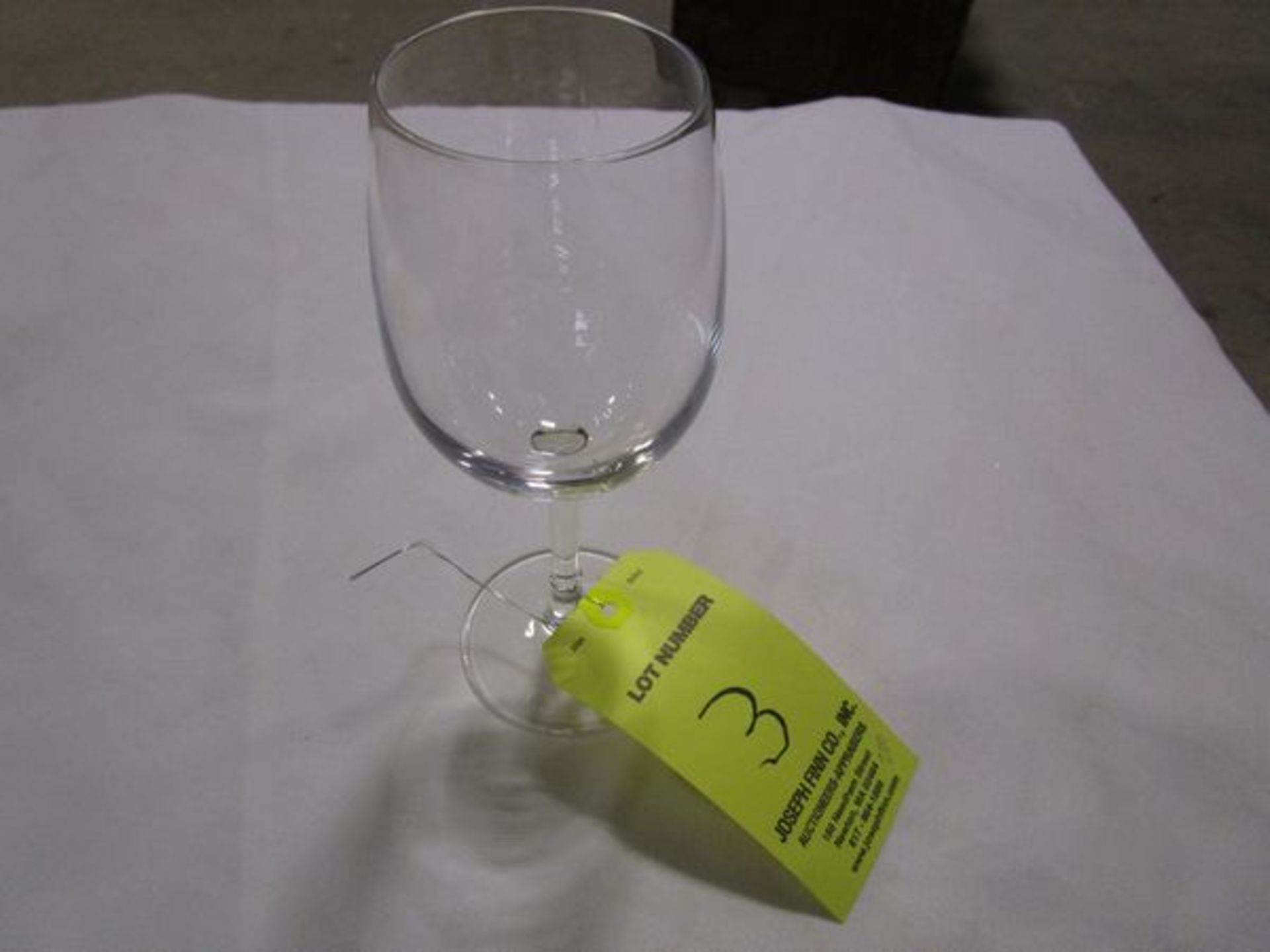 LOT (200) Classic 12 Oz. Wine Glasses in (8) Racks