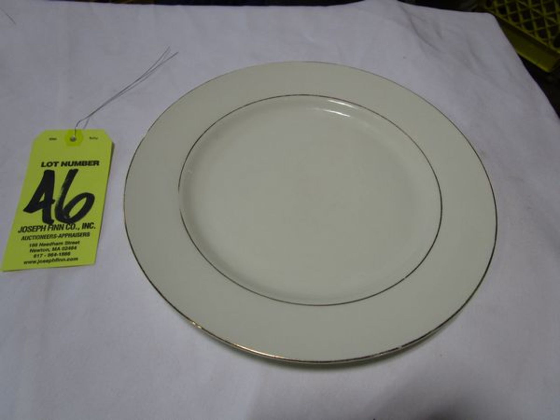 LOT (600) Ivory w/Gold 10.5" Dinner Plates in (30) Crates on Pallet