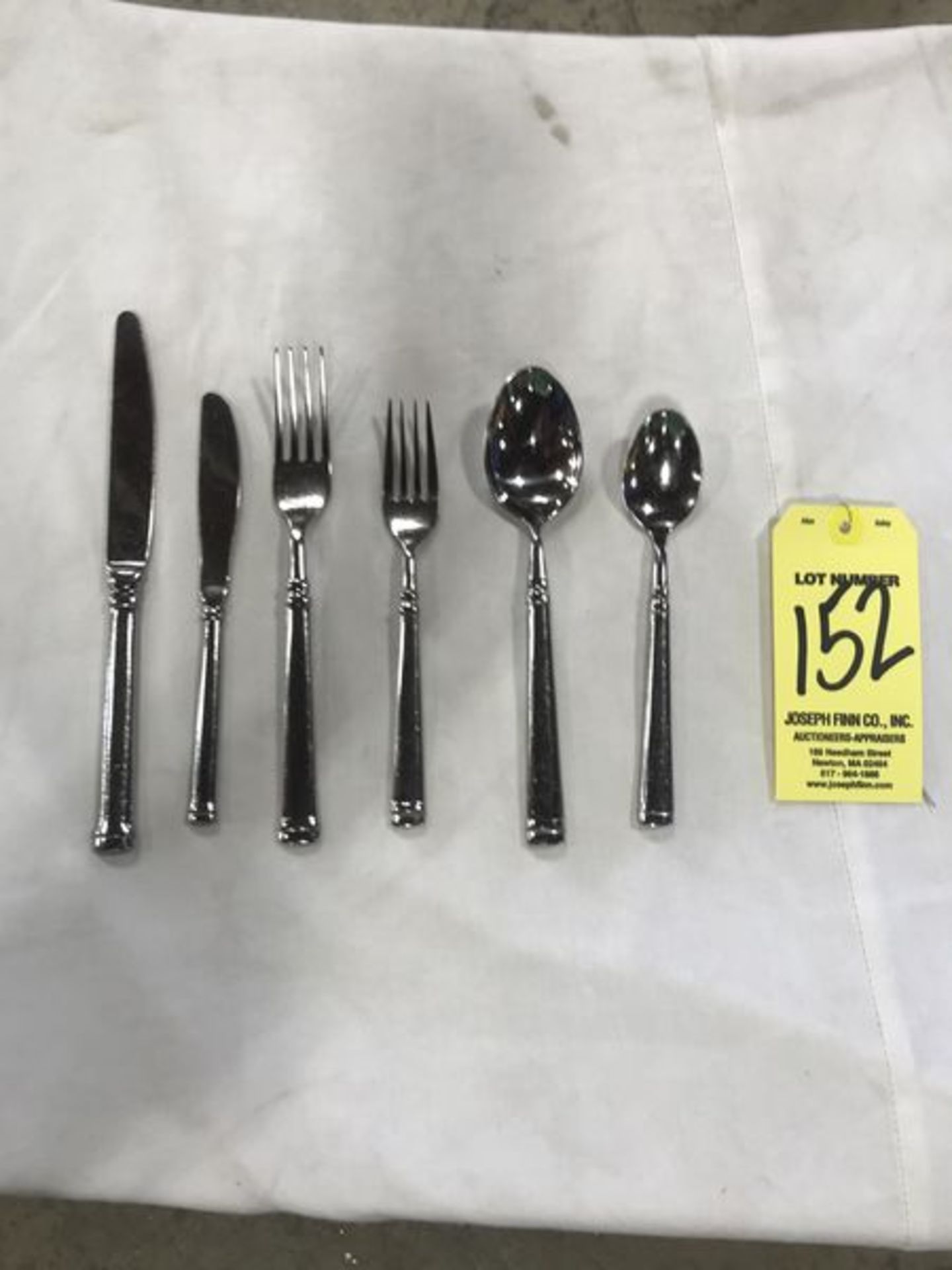 LOT Bistro Flatware Set w/ (818) Salad Forks, (190) Teaspoons, (151) Soup Spoons, (245) Dinner For
