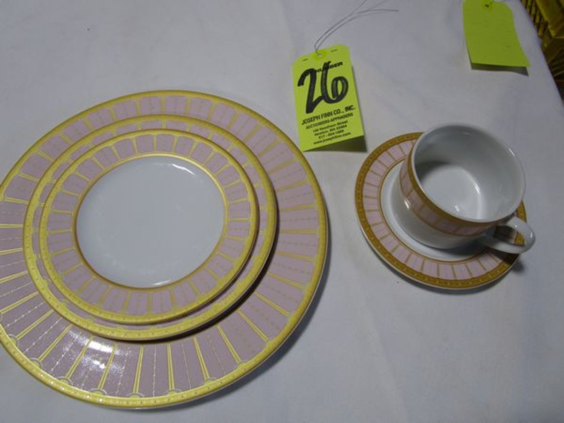 LOT Tiffany Pink Set w/(530) 10" Dinner Plates, (228) 8" Salad Plates, (309) 6" B&B Plates, (282)