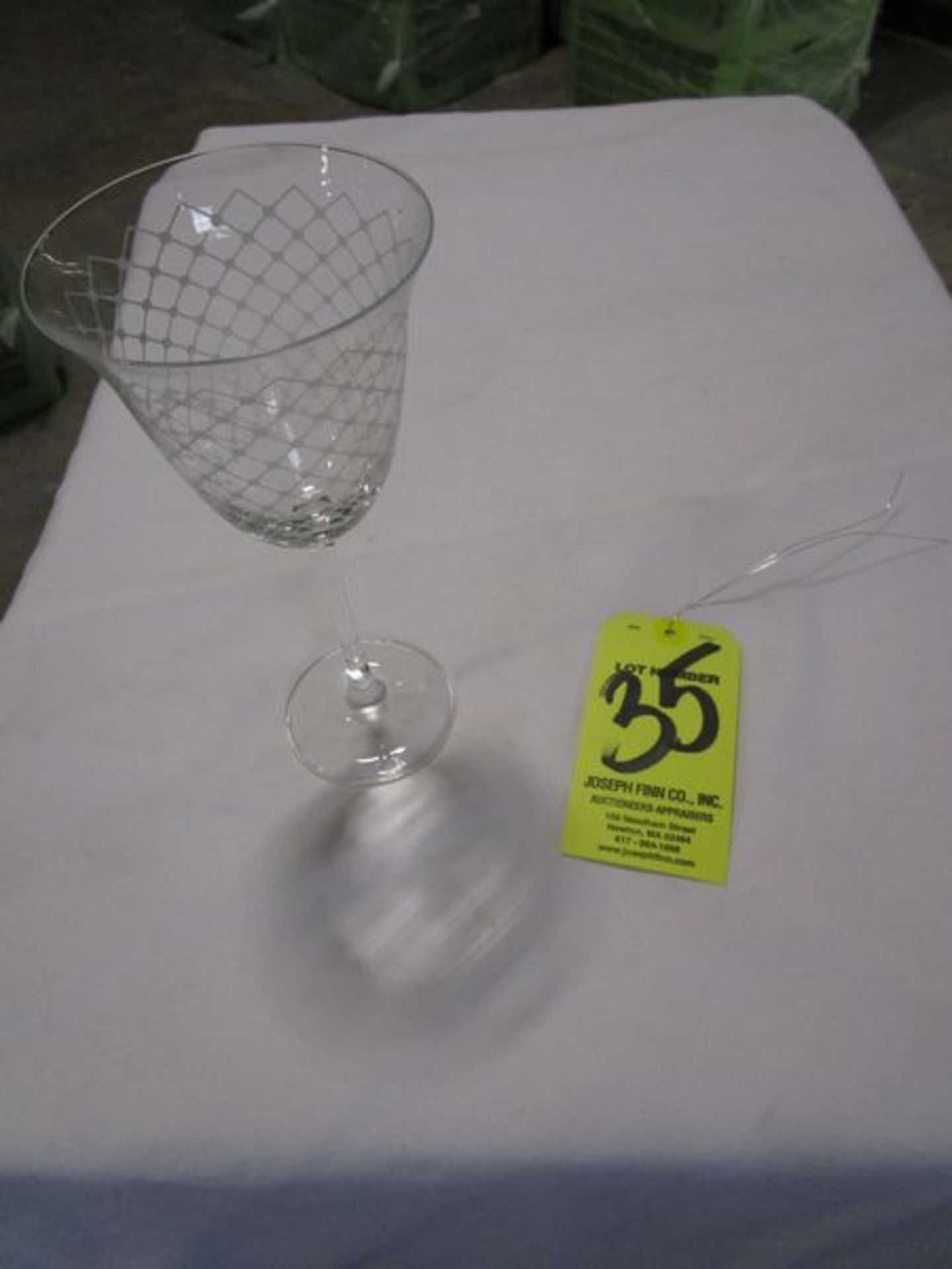 LOT (400) Flora Etched White Wine Glasses in (25) Racks