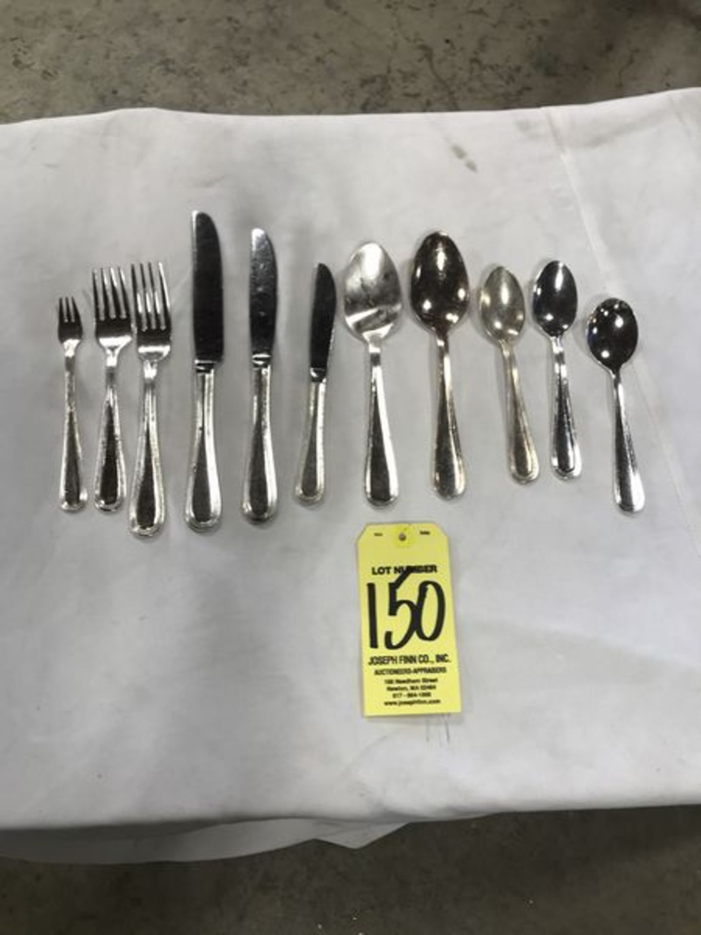 LOT S/P Flatware Set w/ (2400) Dinner Knives, (1525) Teaspoons, (1075) Salad Forks, (800) Soup Sp