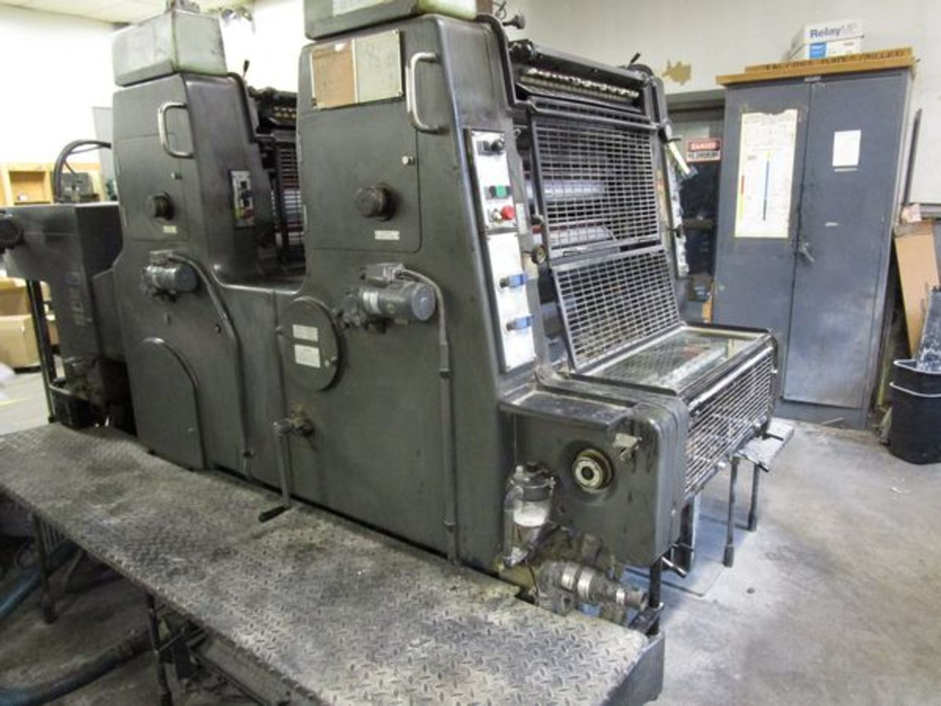 Heidelberg Type MOZP 2-Color Press, s/n 609-706 with Standard Dampening (Located in Palmer, MA) - Image 3 of 7