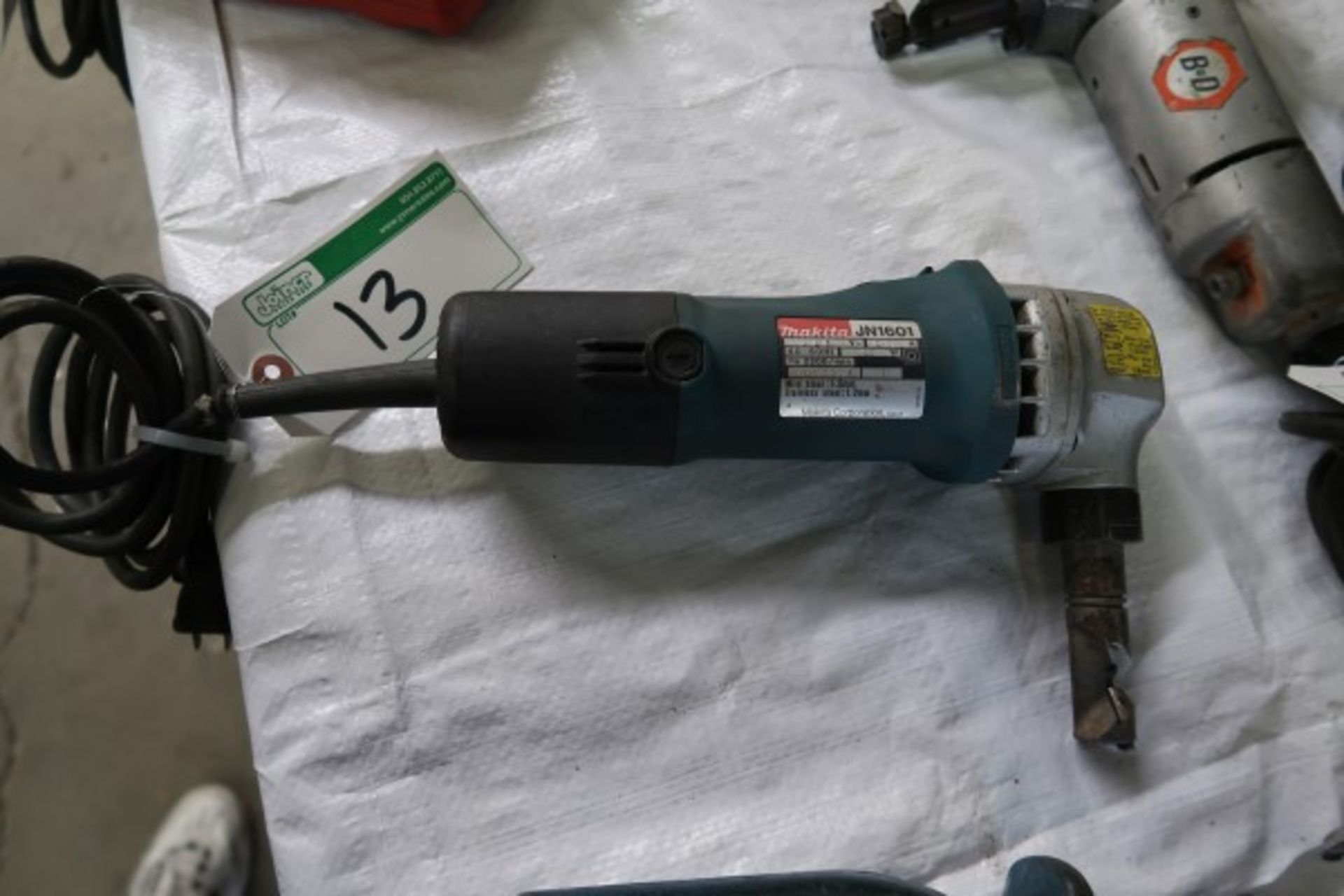 MAKITA ELECTRIC NIBBLER