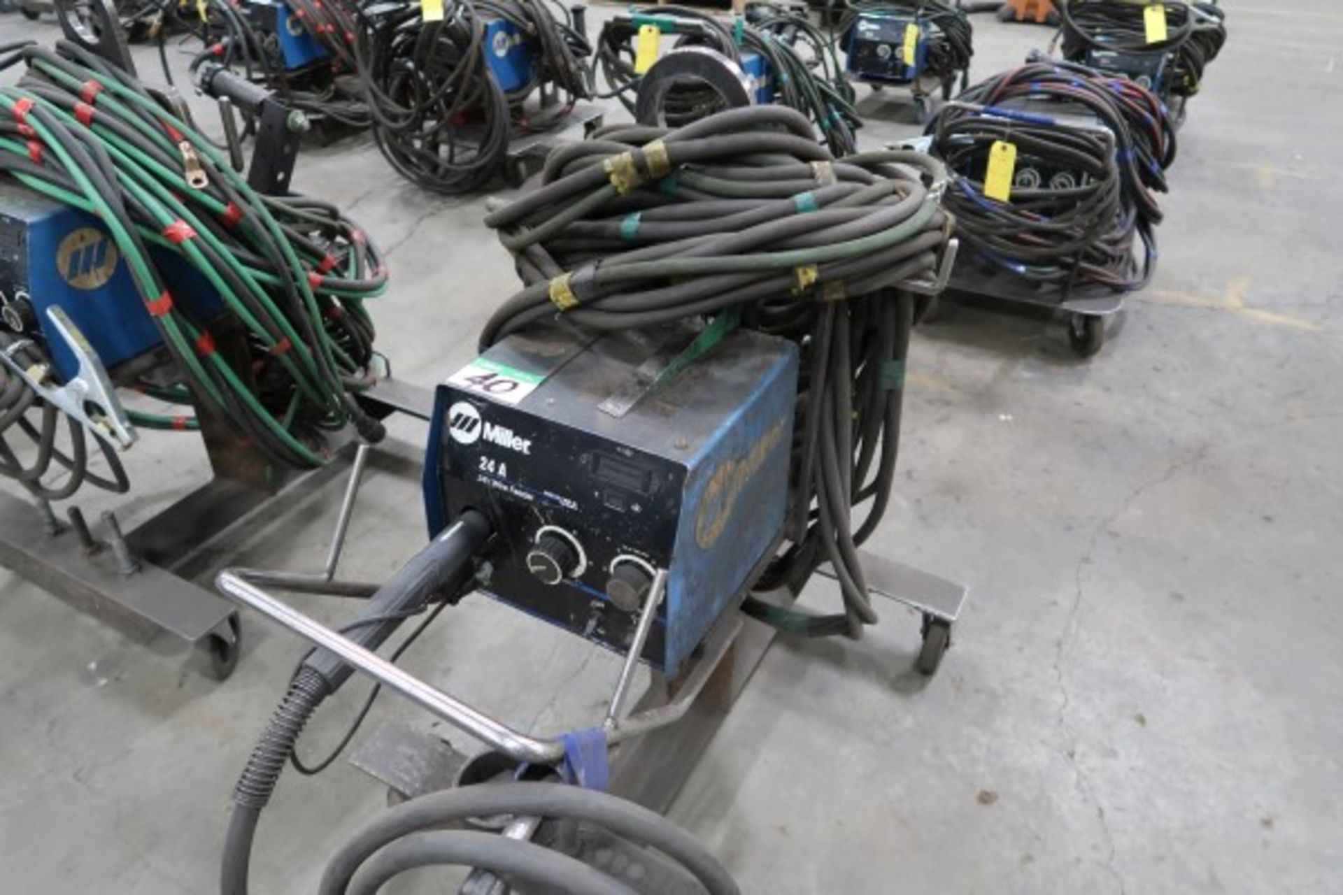 MILLER 24A 24V WIRE FEEDER ON CART