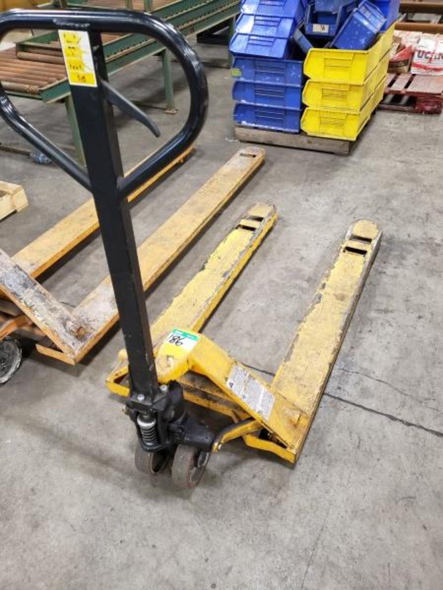 PALLET JACK 5500 IB. CAP.