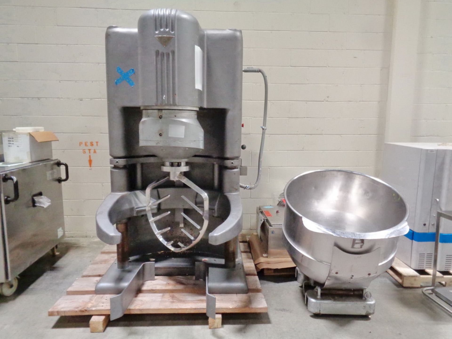 AMF 340 qt SS Planetary Mixer with beater, with control panel