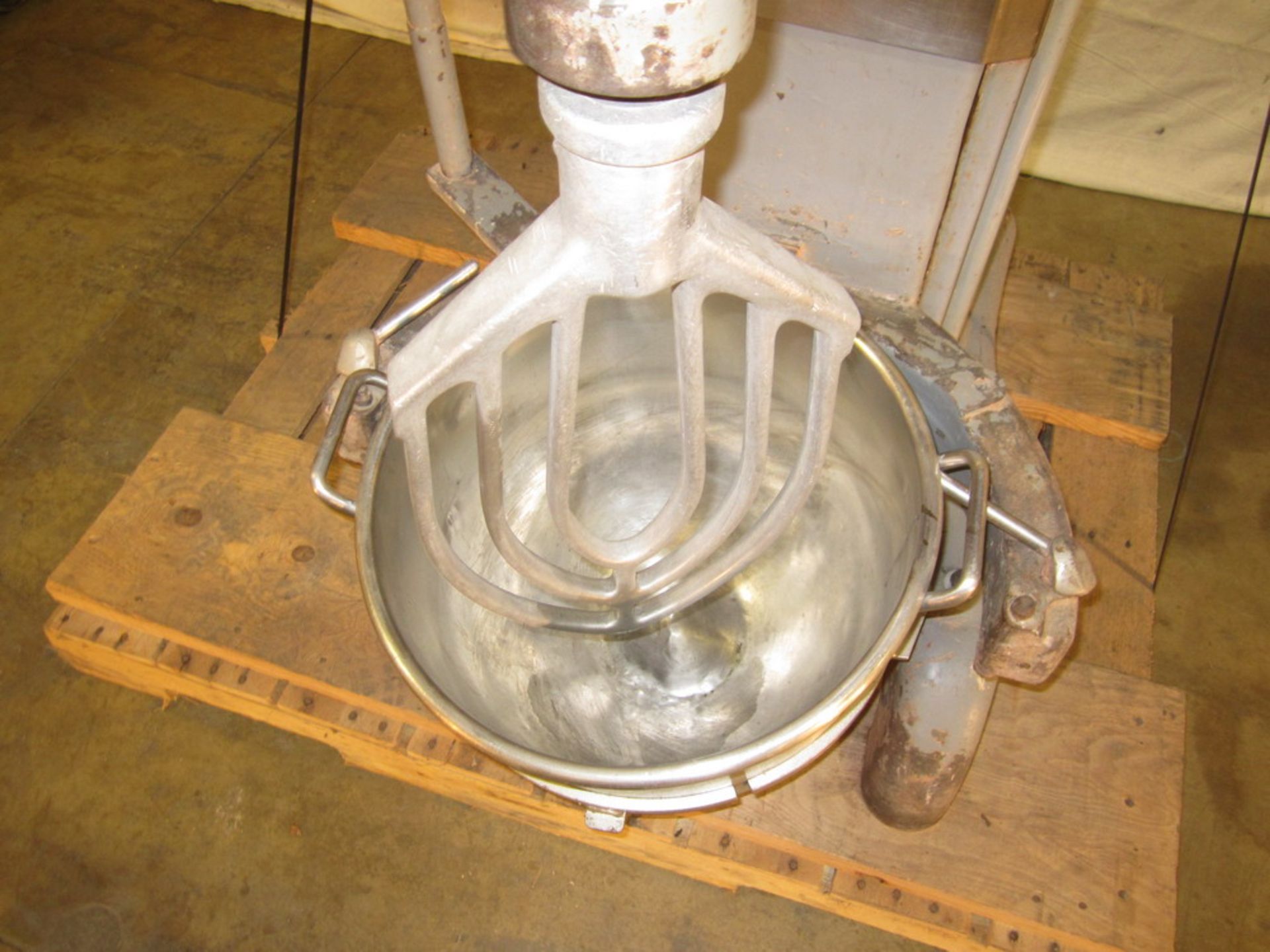 Hobart 60 quart SS Planetary Mixer, Model H-600T. With SS Bowl and Beater - Image 2 of 3