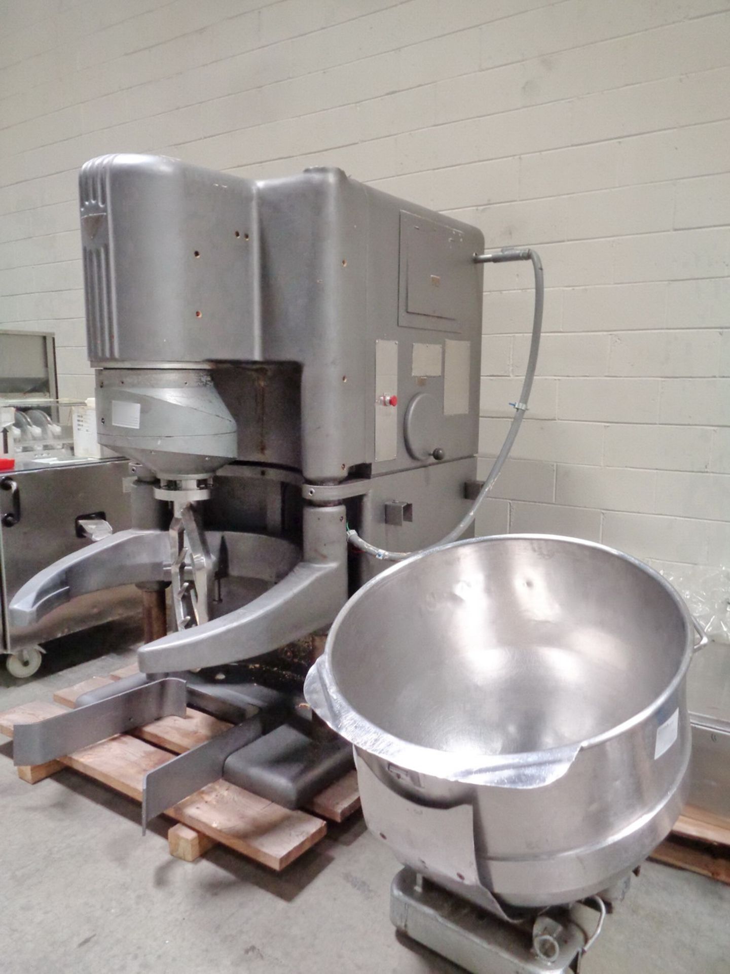 AMF 340 qt SS Planetary Mixer with beater, with control panel - Image 3 of 9