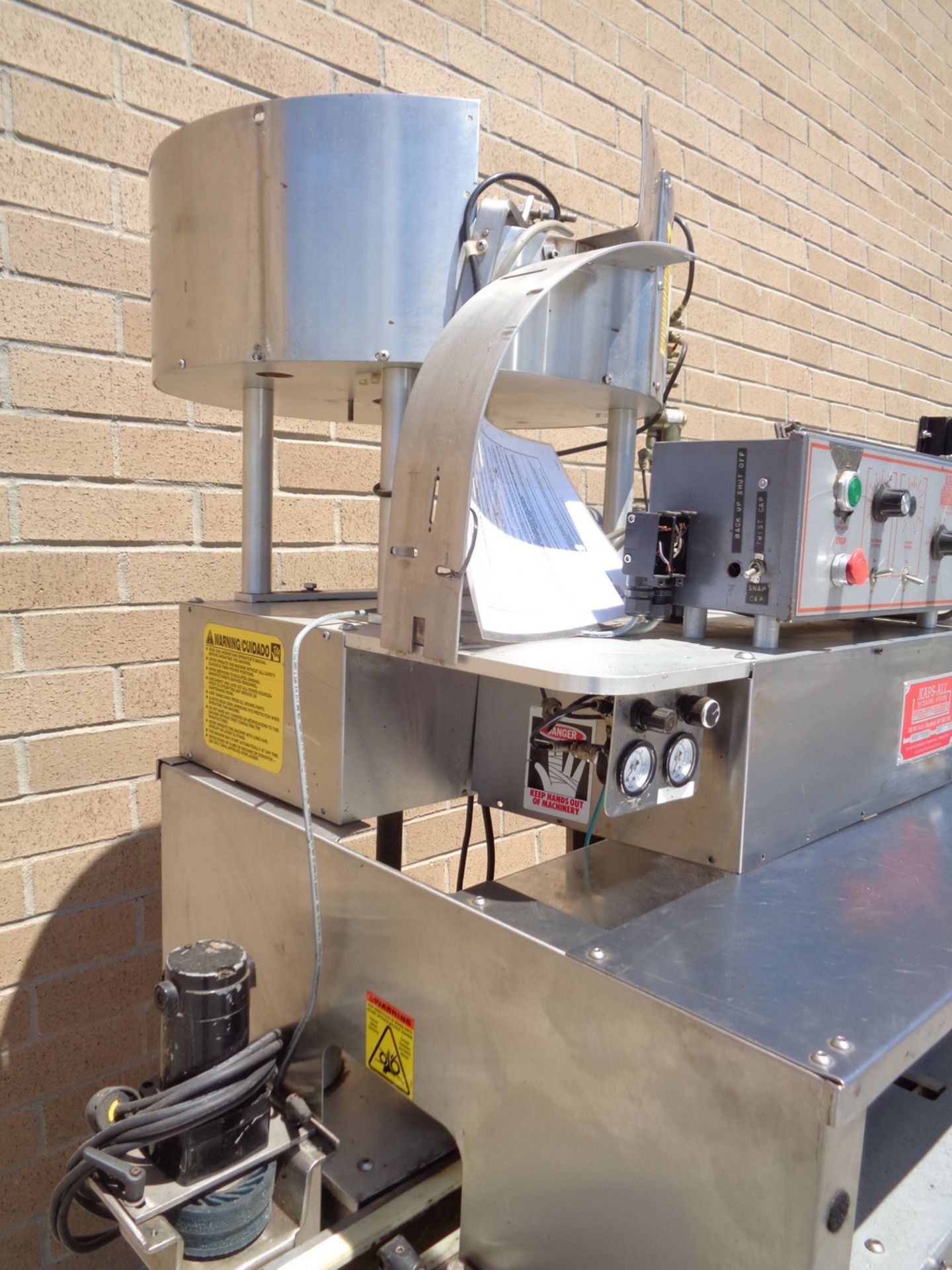 Kaps All 6 Spindle Automatic Capper, Model G-A, S/N 3802. Includes FSRF-24 centrifugal cap feeder. - Image 7 of 13