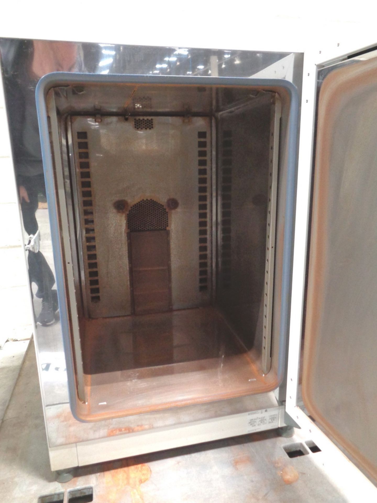 VWR 6.3 CUFT Oven, Model F-Air, S/N 41643119 250 degrees C - Image 3 of 4