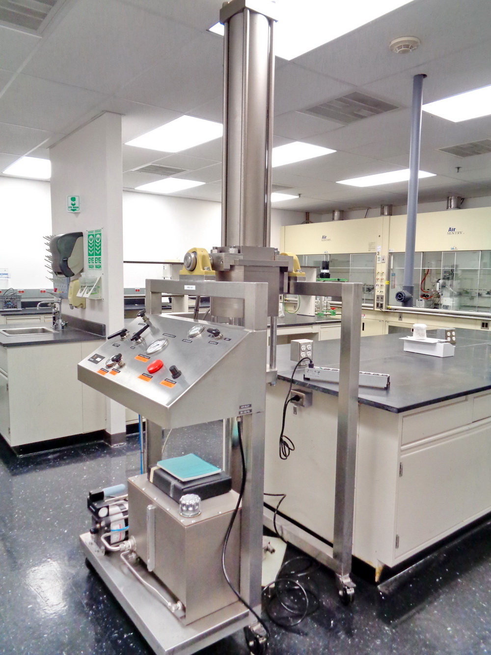 Varian Load and Lock Column Packing Station, Model L&L4006SP, S/N 1503 ...