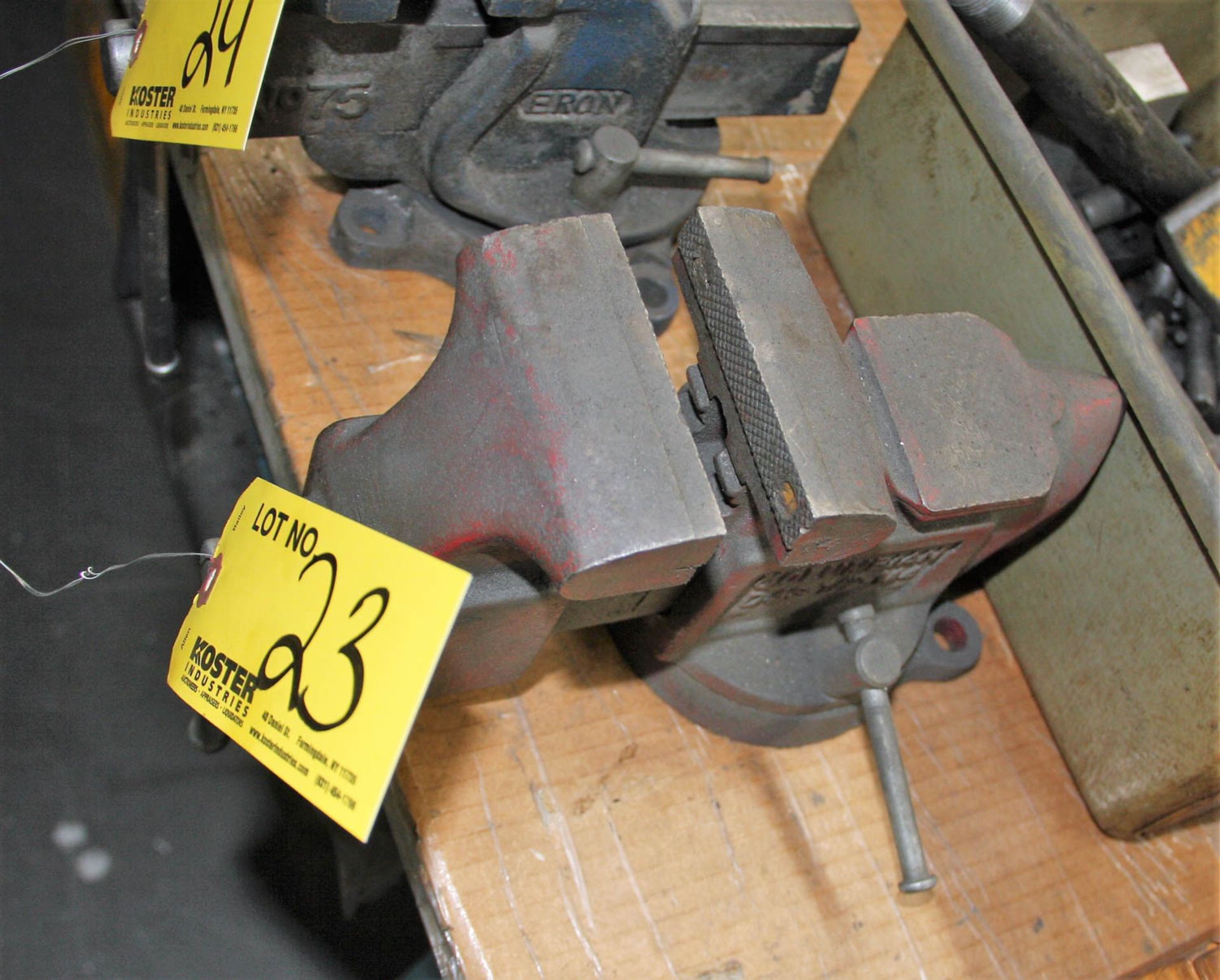 COLUMBIAN 3-1/2" VISE