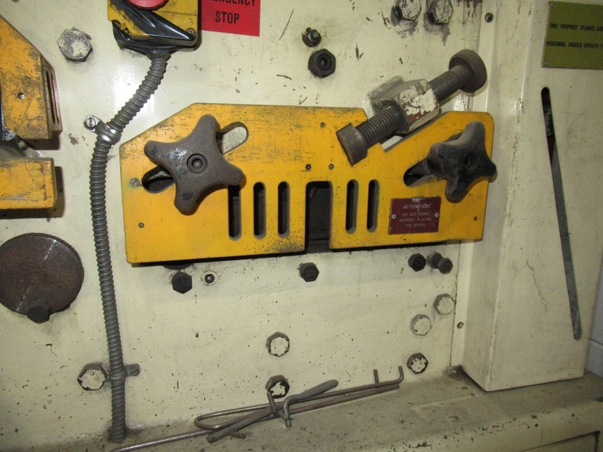 GEKA 36-TON HYDRAULIC IRONWORKER, 3-1/8" X 3-1/8" X 5/16", 3HP, 14" BLADES, PUNCH CAPACITY 1-1/16" X - Image 3 of 5