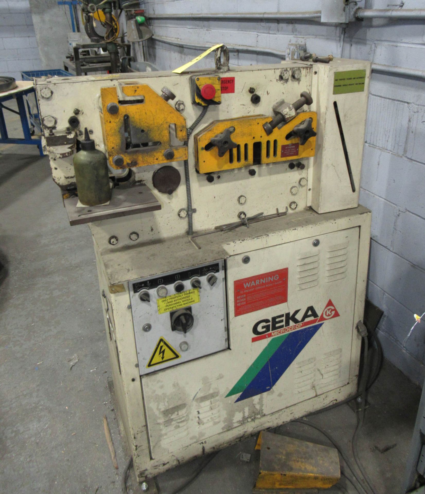 GEKA 36-TON HYDRAULIC IRONWORKER, 3-1/8" X 3-1/8" X 5/16", 3HP, 14" BLADES, PUNCH CAPACITY 1-1/16" X