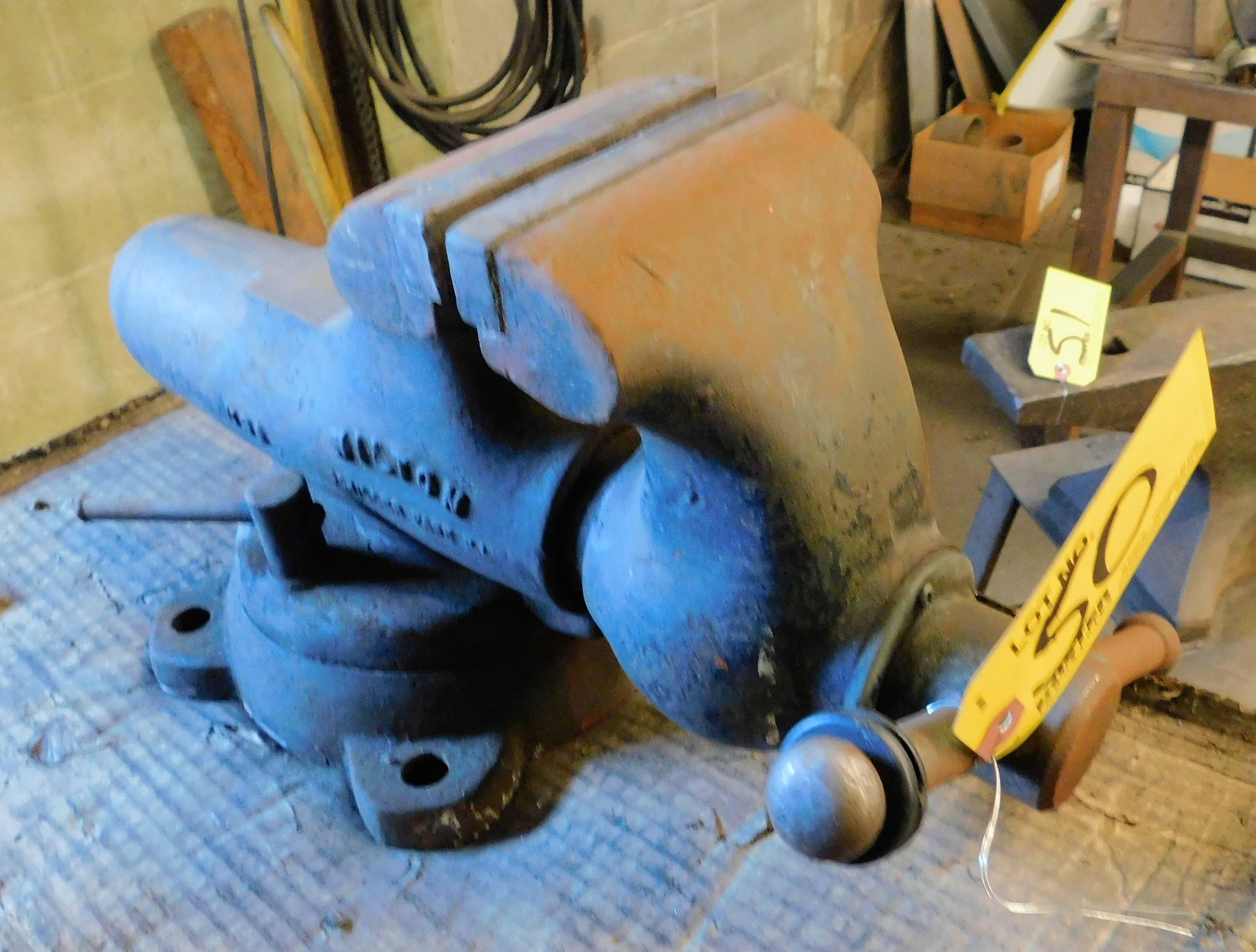 WILTON 4-1/2" BENCH VISE