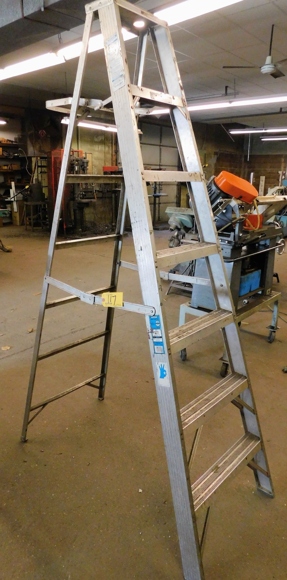 WERNER 7' ALUMINUM LADDER