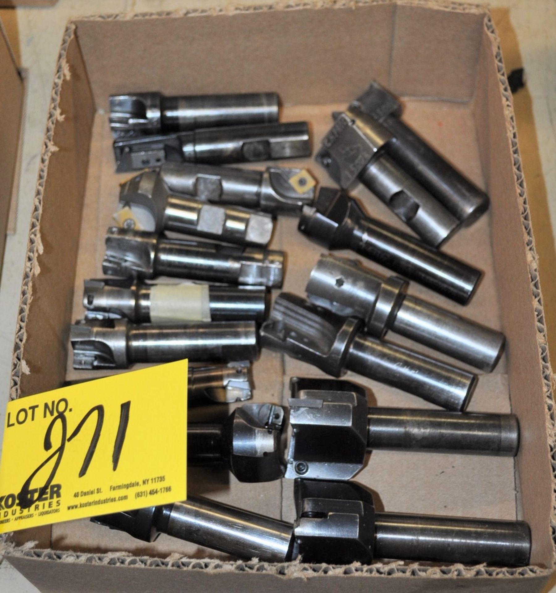 LOT OF ASSORTED CARBIDE INSERT TOOL HOLDERS