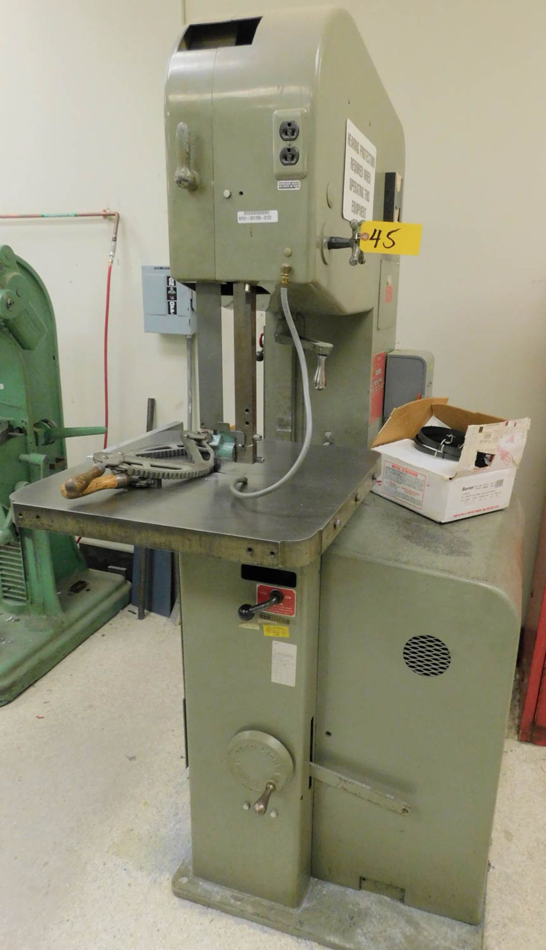 DOALL 1612-1 VERTICAL BANDSAW W/BLADE WELDING GRINDING ATTACHMENT, S/N: 148-65871 (POUGHKEEPSIE)