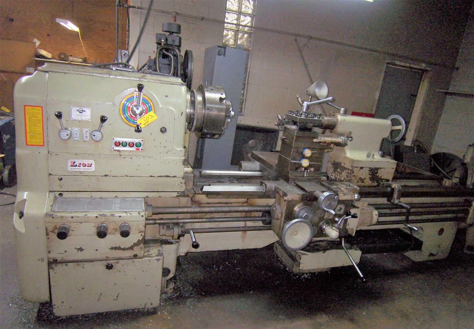 38"/44" X 87" LION GNP BED LATHE WITH 4-1/8" HOLD THRU SPINDLE, SPINDLE SPEEDS 8-1000 RPM, INCH/