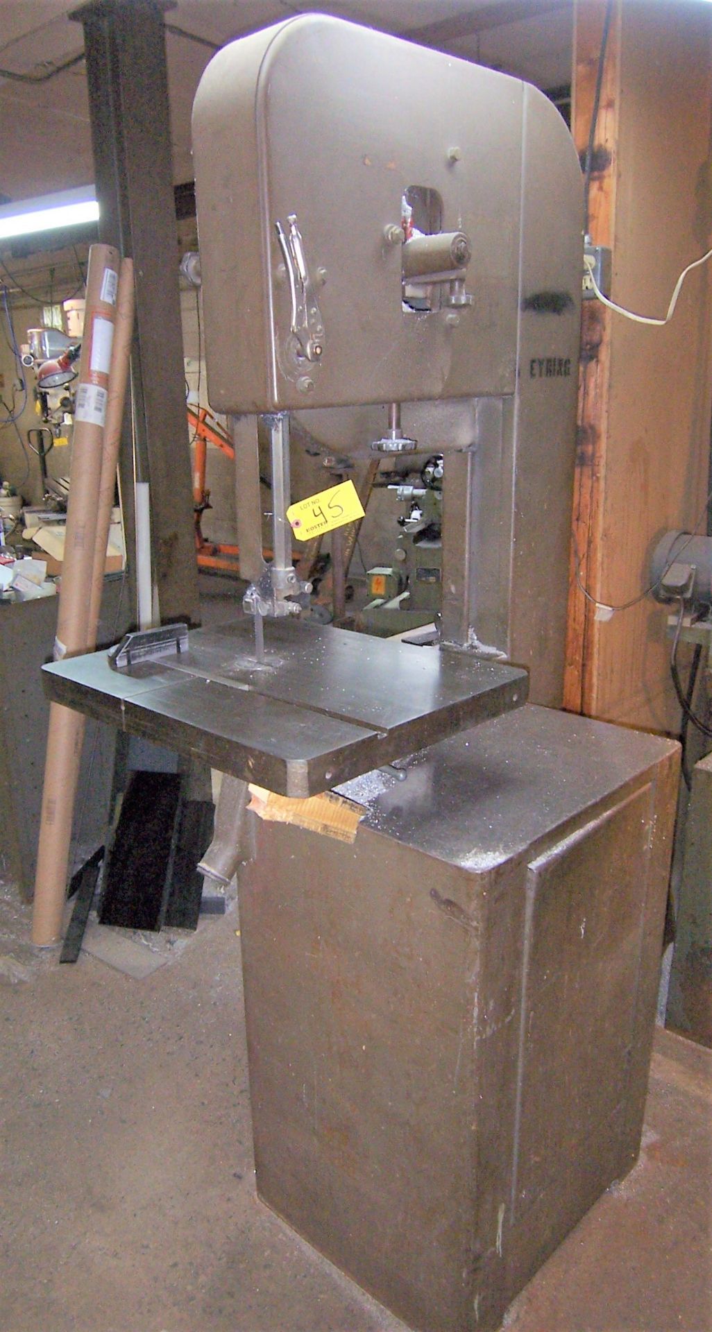 DELTA MILWAUKEE "CRESCENT" 20" VERTICAL BAND SAW WITH 20" X 24" TILTING TABLE