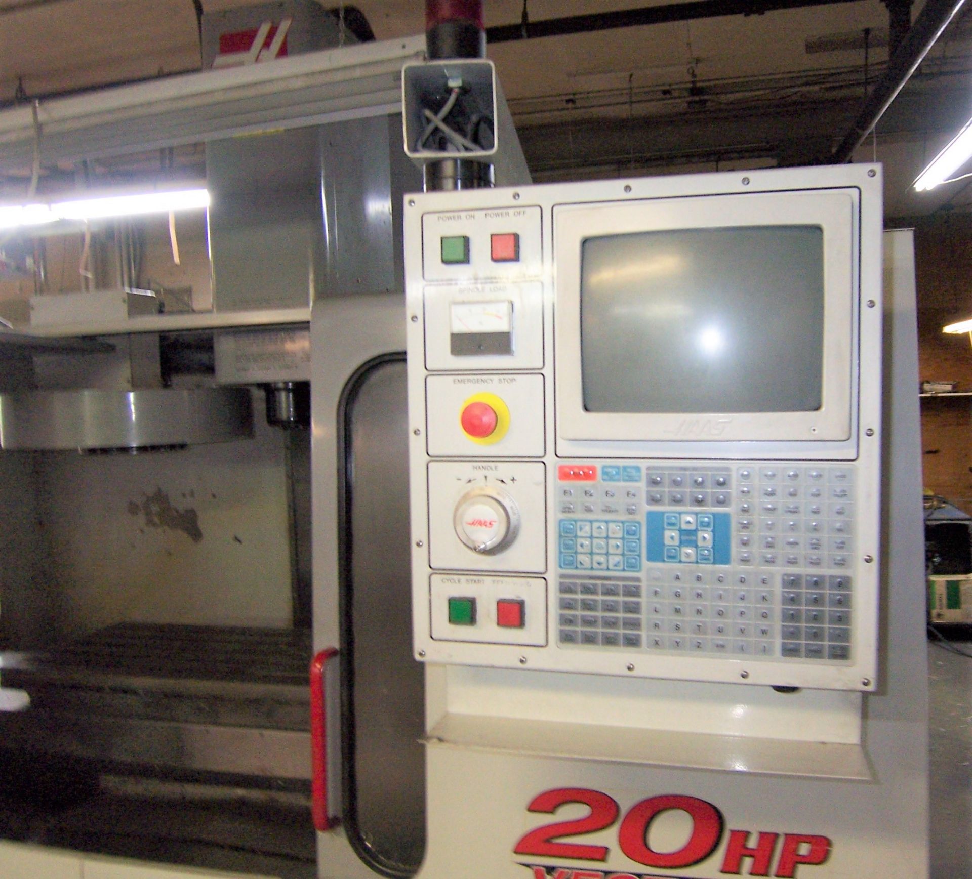 HAAS MDL. VF4 CNC VERTICAL MACHINING CENTER WITH 20-POSITION AUTOMATIC TOOL CHANGER, 20 HP VECTOR - Image 4 of 5
