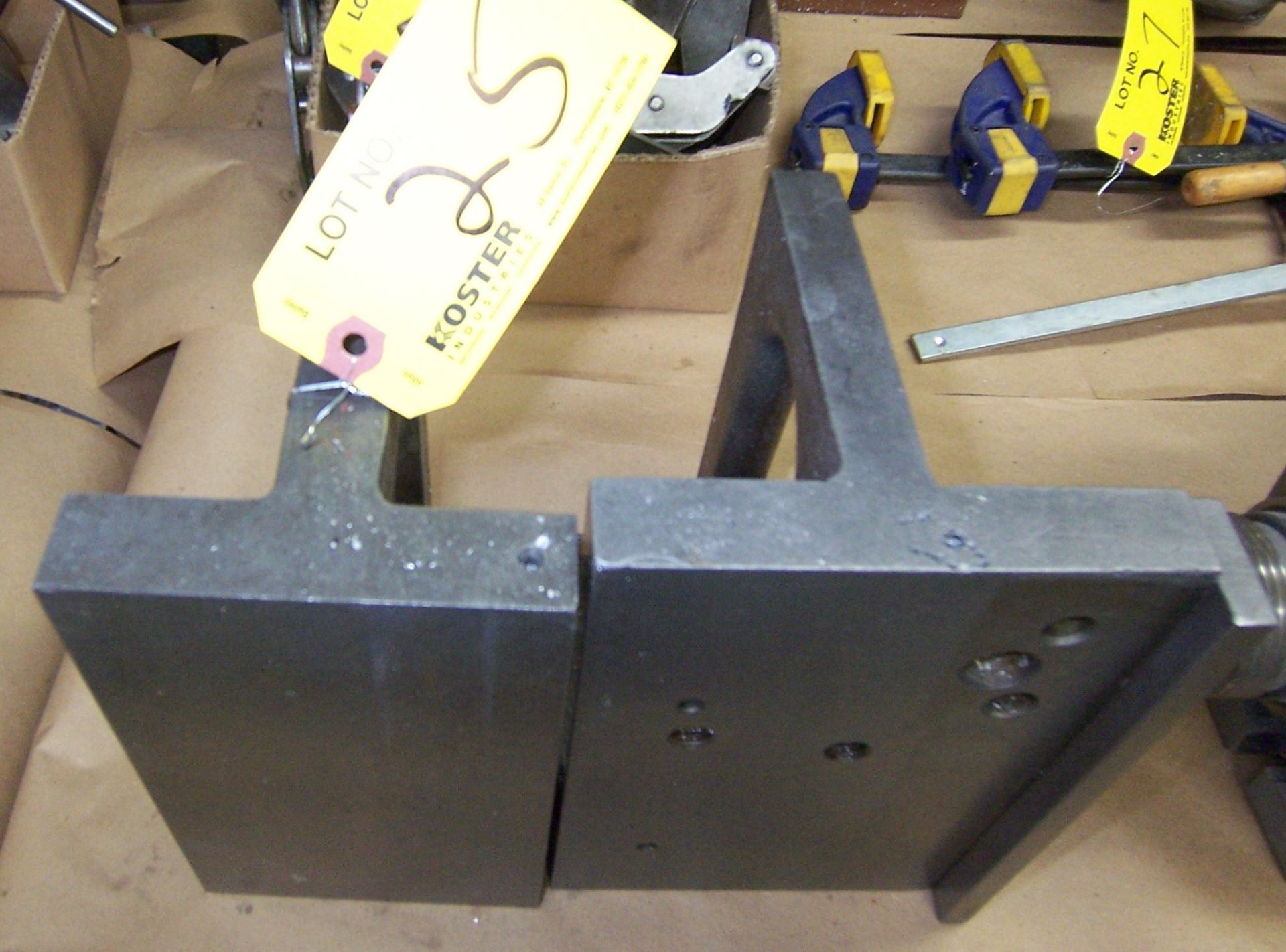 (2) RIGHT ANGLE PLATES