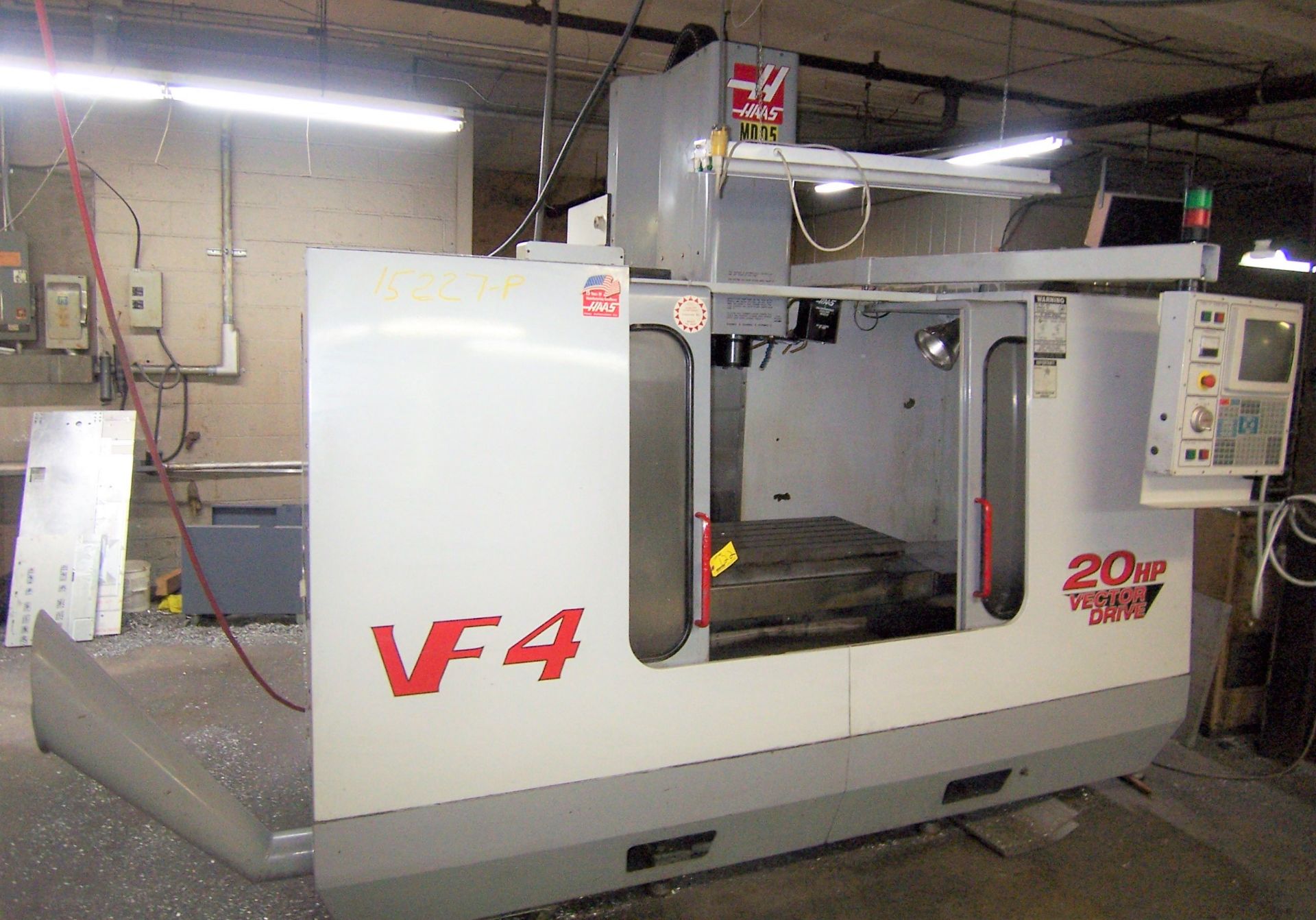 HAAS MDL. VF4 CNC VERTICAL MACHINING CENTER WITH 20-POSITION AUTOMATIC TOOL CHANGER, 20 HP VECTOR - Image 2 of 5