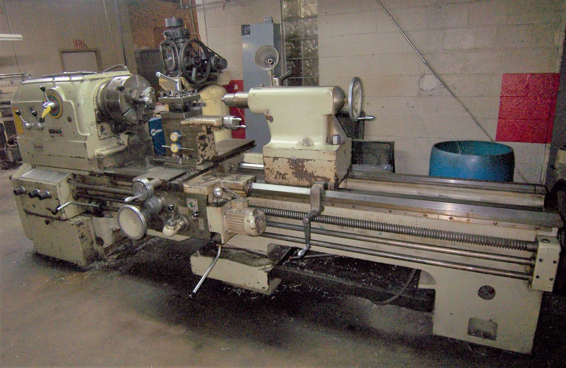 38"/44" X 87" LION GNP BED LATHE WITH 4-1/8" HOLD THRU SPINDLE, SPINDLE SPEEDS 8-1000 RPM, INCH/ - Image 2 of 6