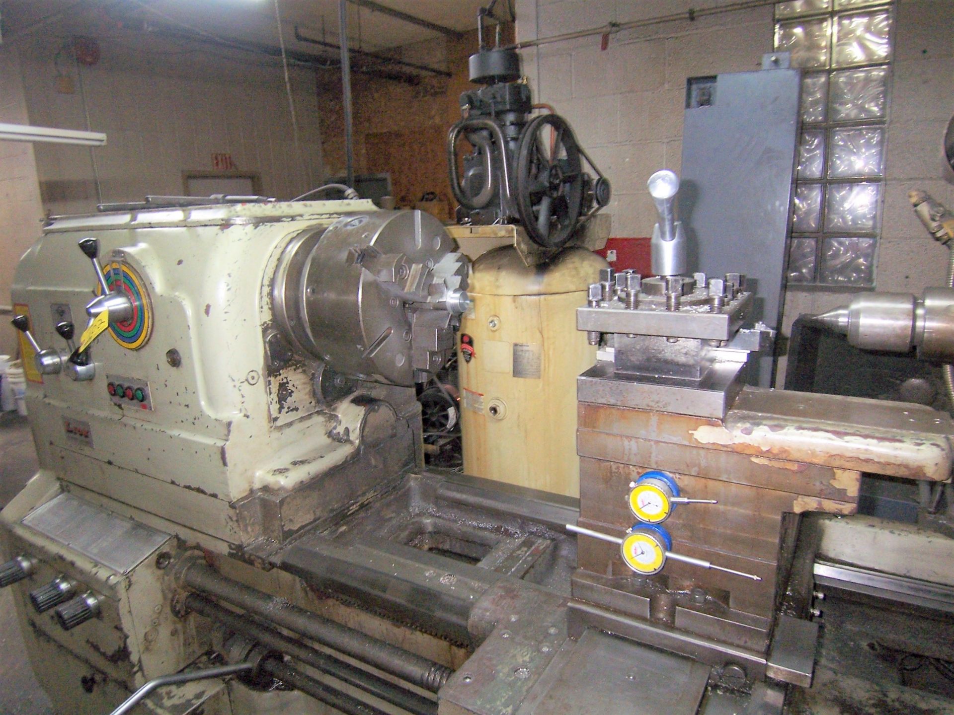 38"/44" X 87" LION GNP BED LATHE WITH 4-1/8" HOLD THRU SPINDLE, SPINDLE SPEEDS 8-1000 RPM, INCH/ - Image 6 of 6