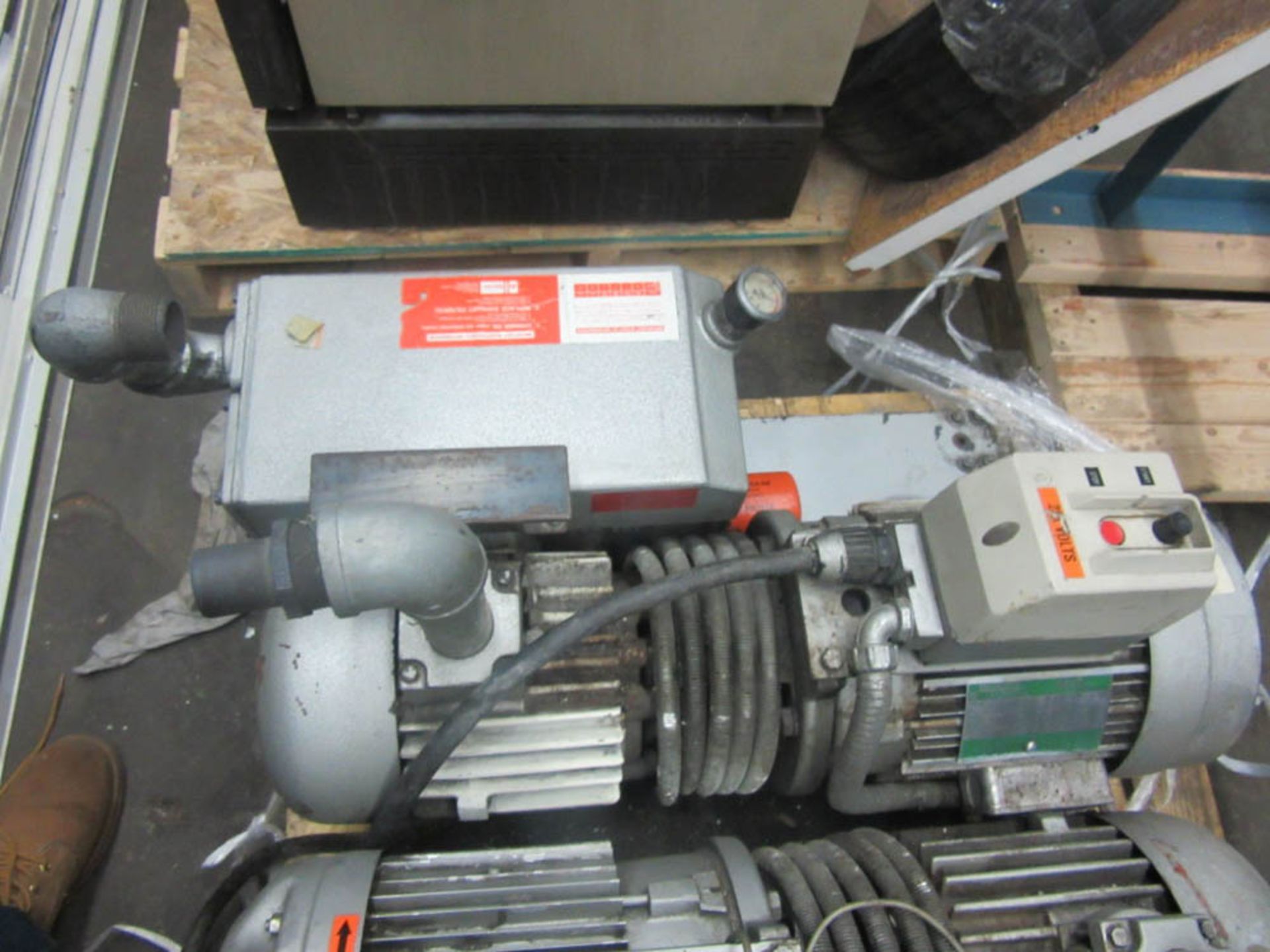 BUSCH MDL. RC900 SINGLE STAGE ROTARY VANE VACUUM PUMP, 230-460V/3PH/60HZ, MOTOR: 5 HP, 1740 RPM,