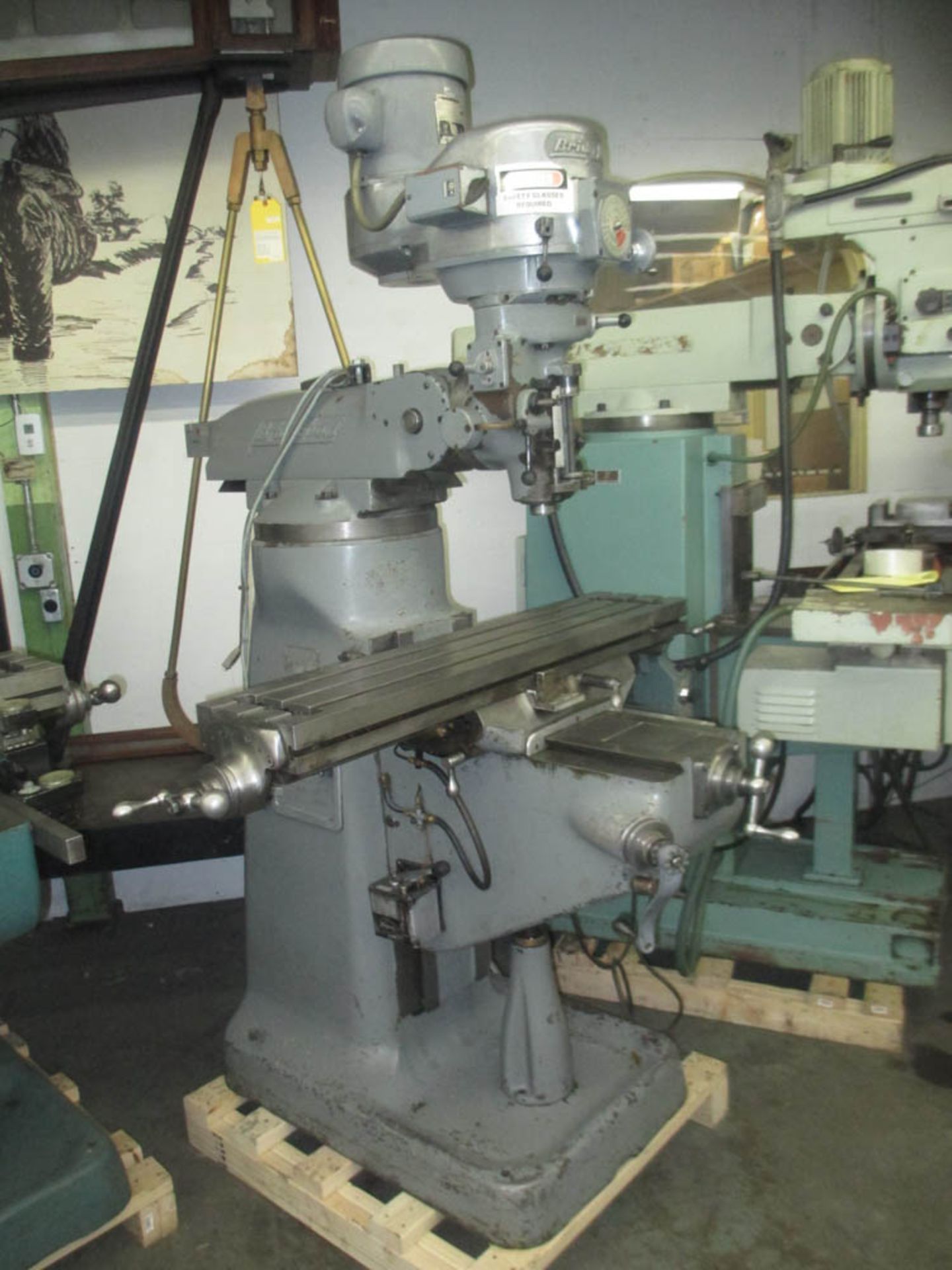 BRIDGEPORT MDL. BR2J 1-1/2 HP VARIABLE SPEED RAM TYPE VERTICAL TURRET MILLING MACHINE, TABLE SIZE: