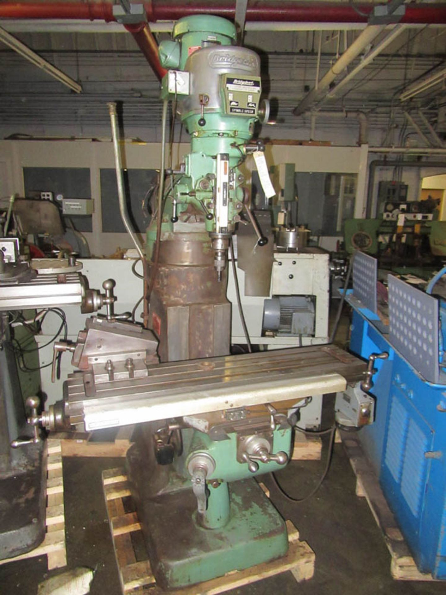 BRIDGEPORT MDL. BR2J SERIES 1, VARIABLE SPEED, 2HP RAM TYPE VERTICAL TURRET MILLING MACHINE, TABLE - Image 6 of 6